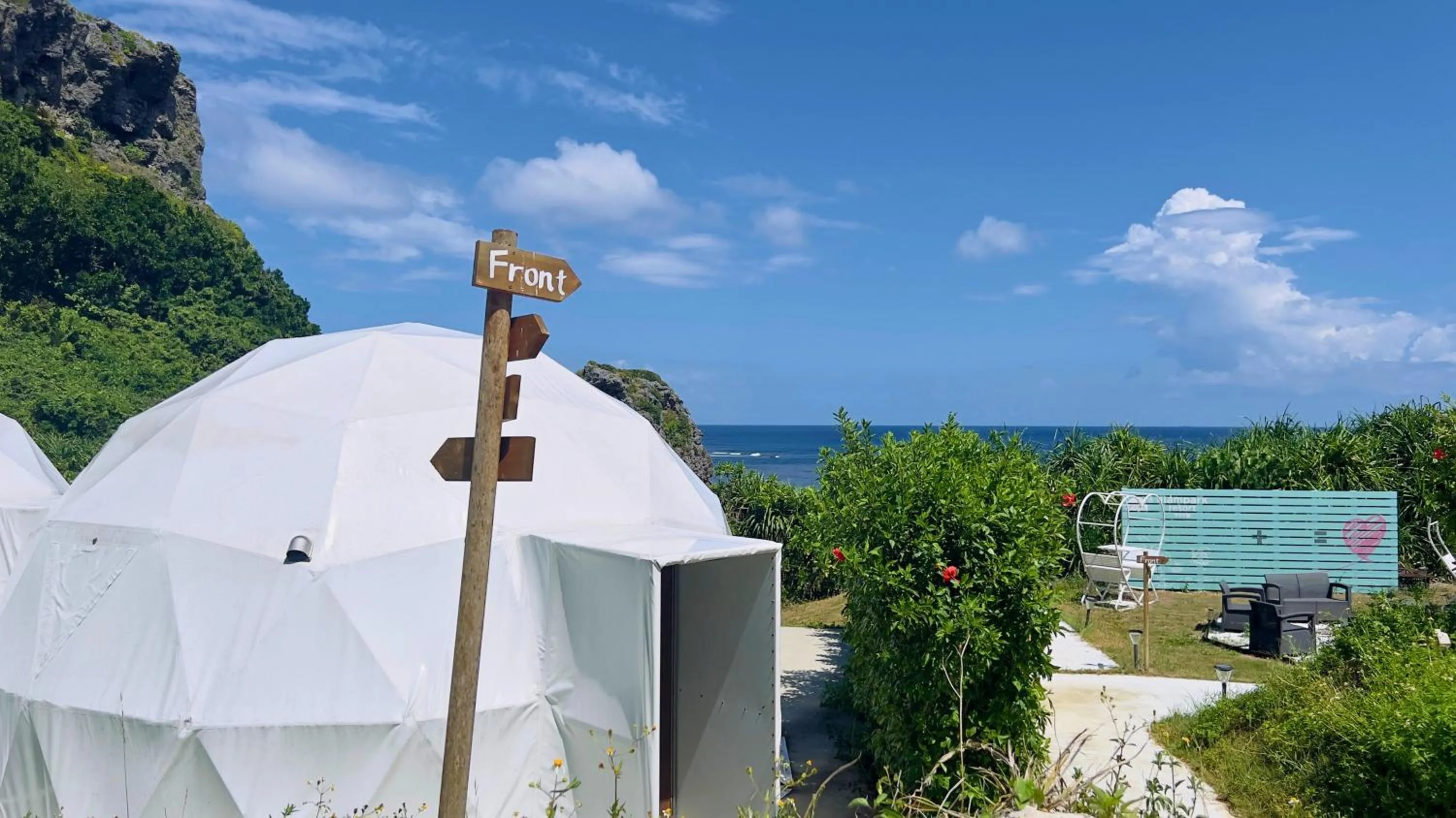 Sea view in glampark resort Akuna beach