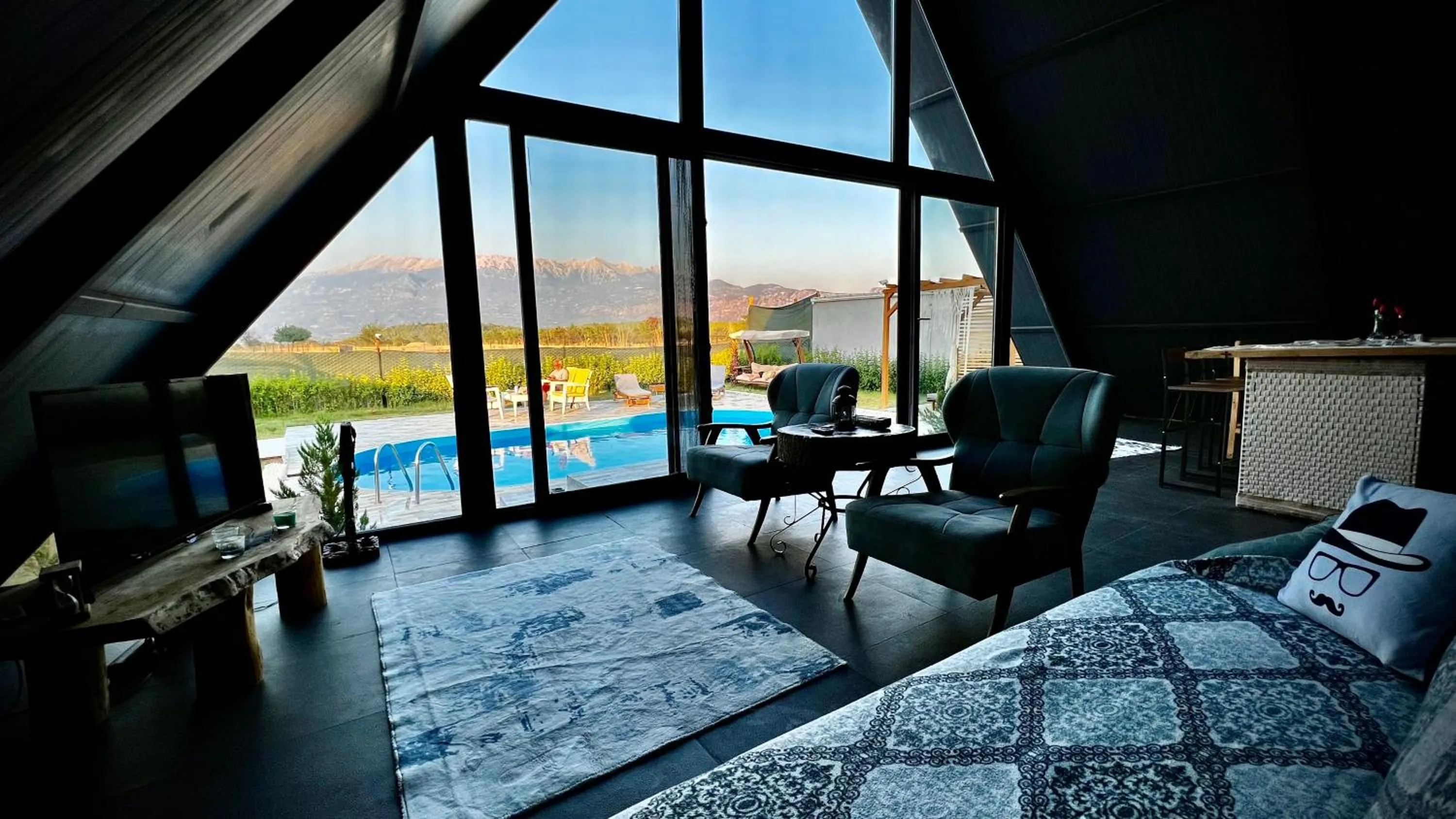 villa hidden paradise garden