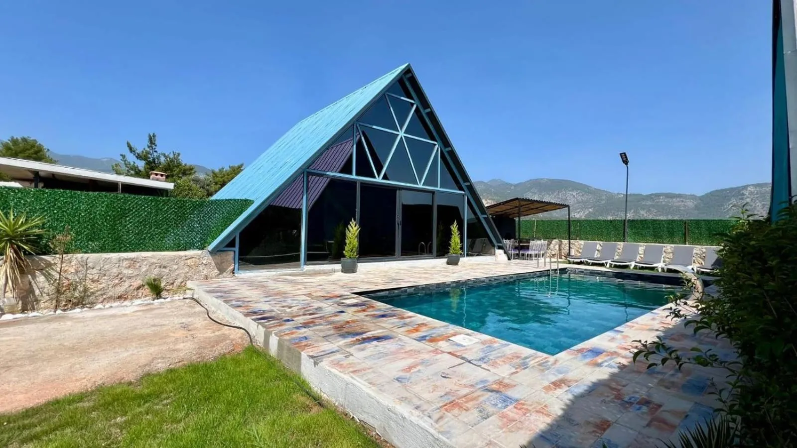 villa hidden paradise garden