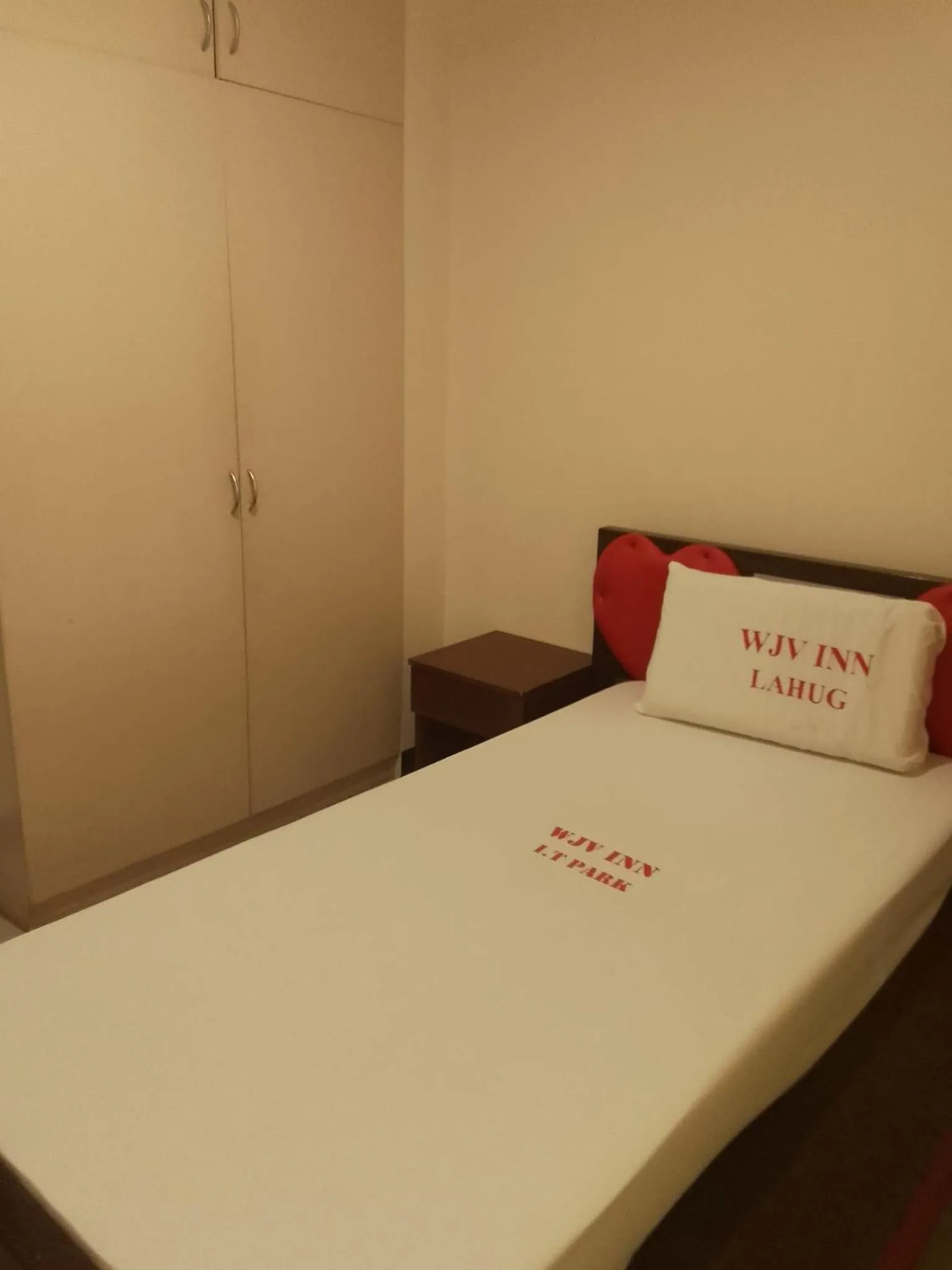 Bed in WJV INN LAHUG