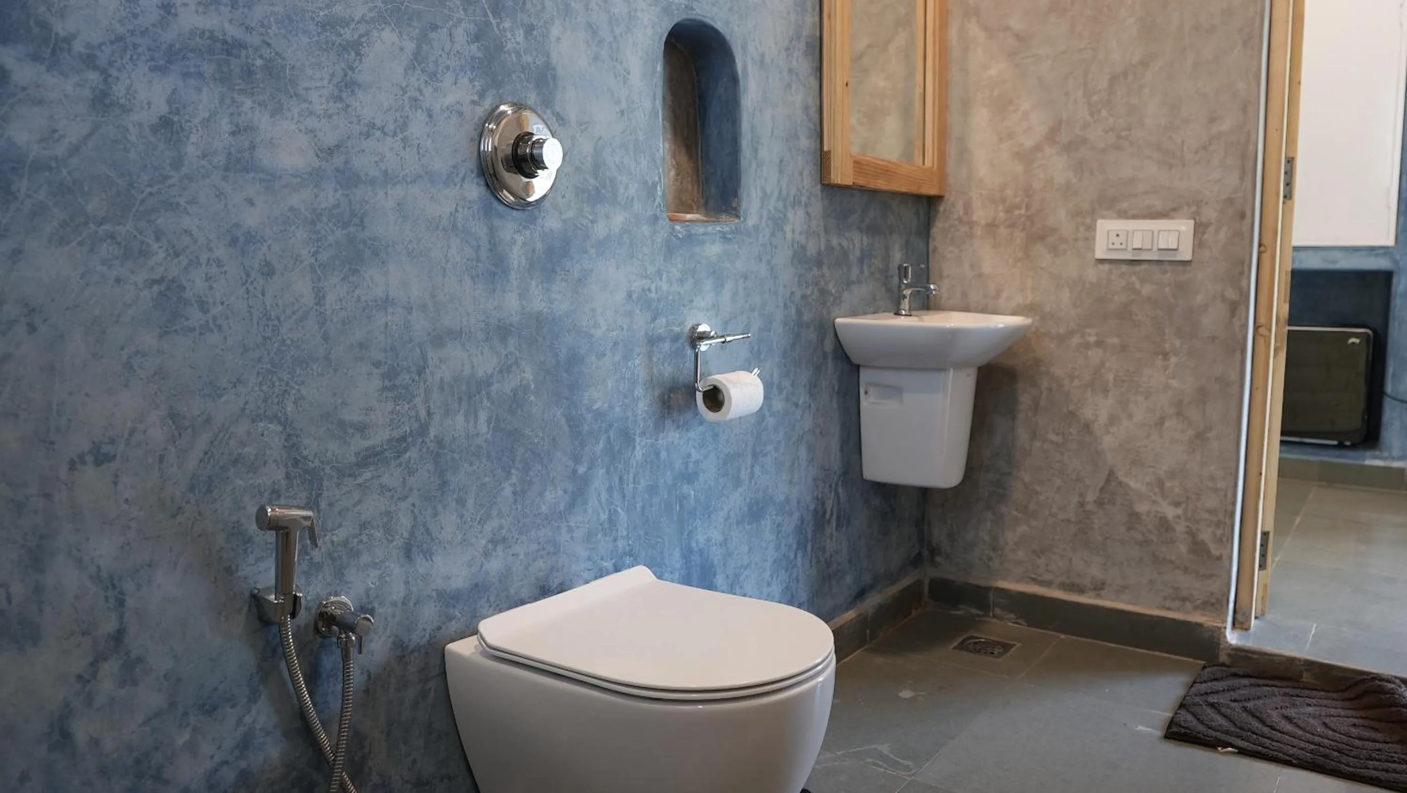 Toilet in Whiteflower Resort Morjim