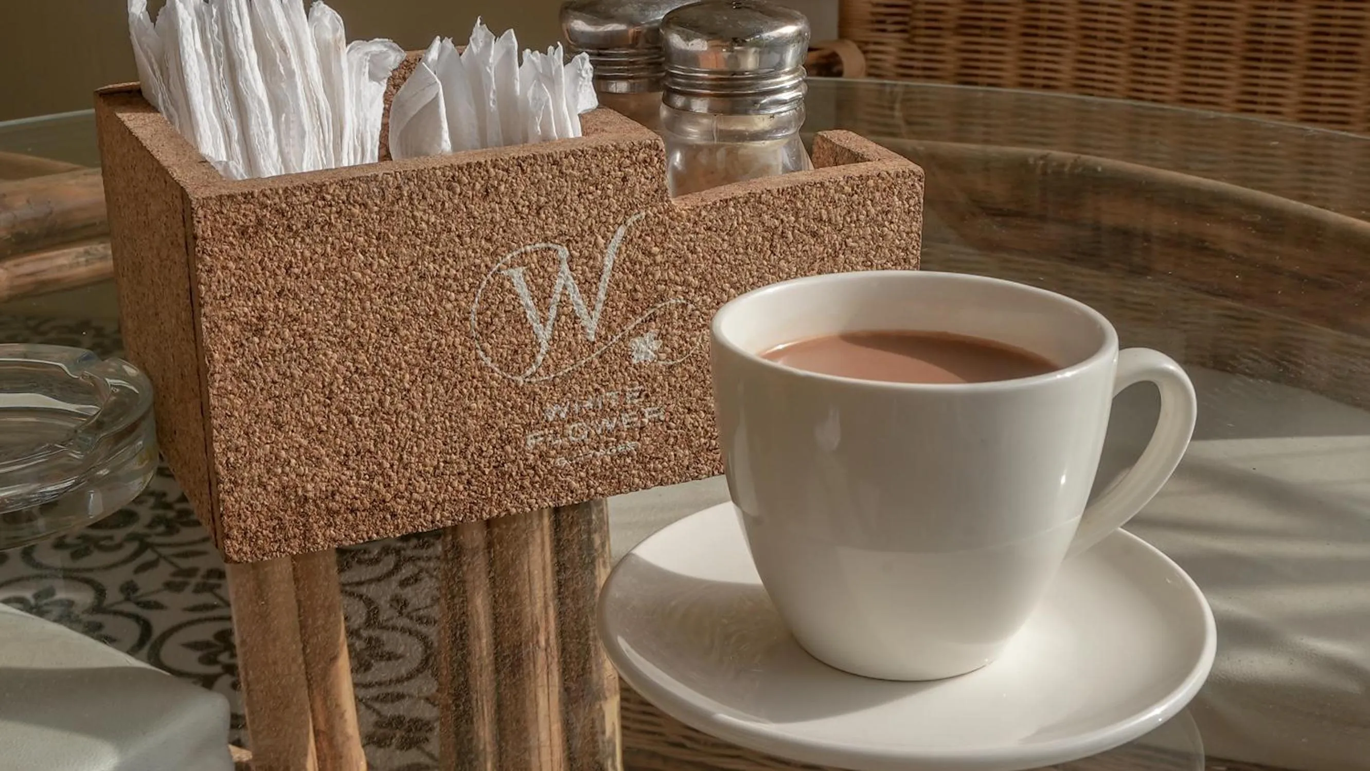 Restaurant/places to eat in Whiteflower Resort Morjim