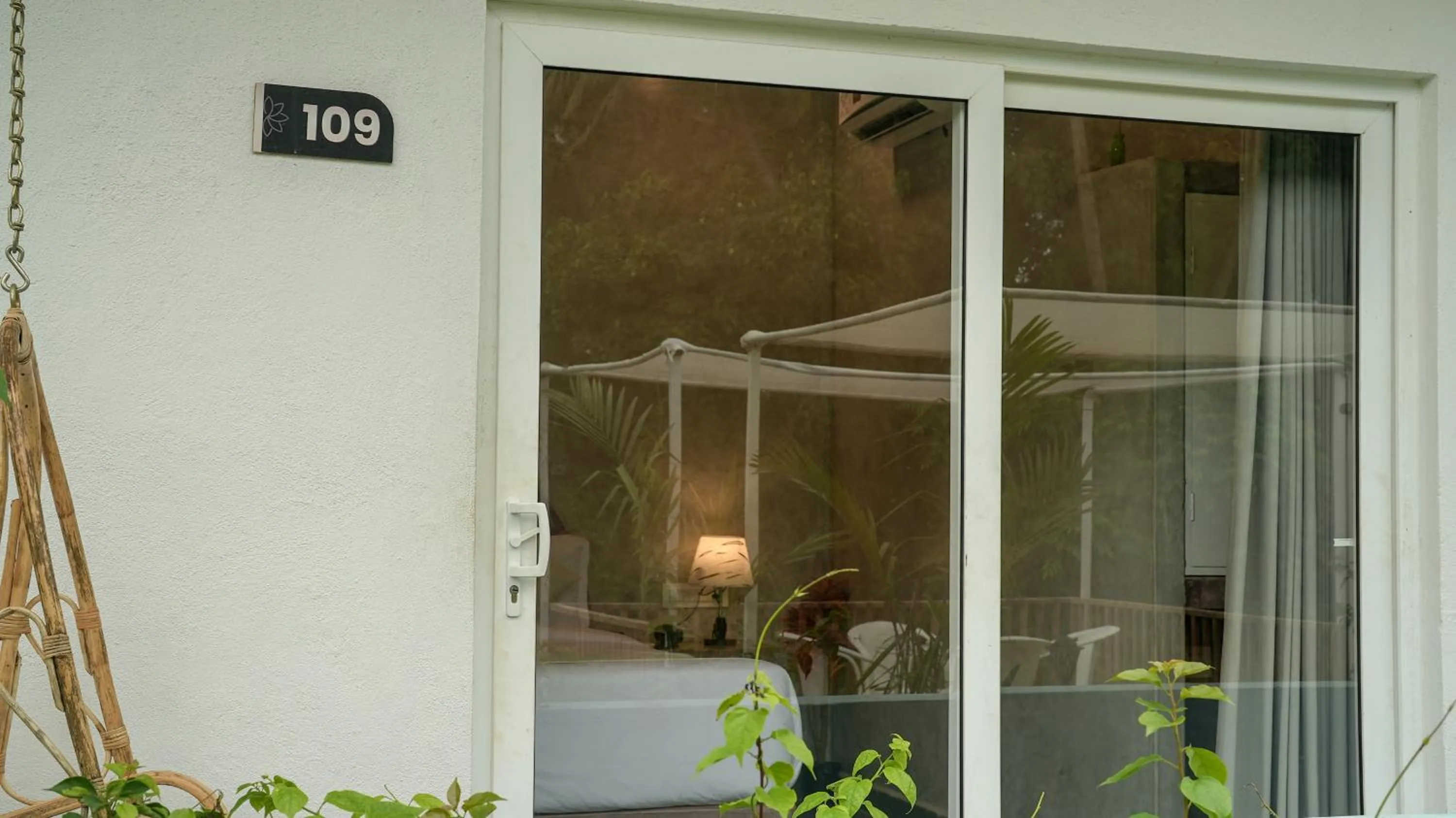 Garden view in Whiteflower Resort Morjim