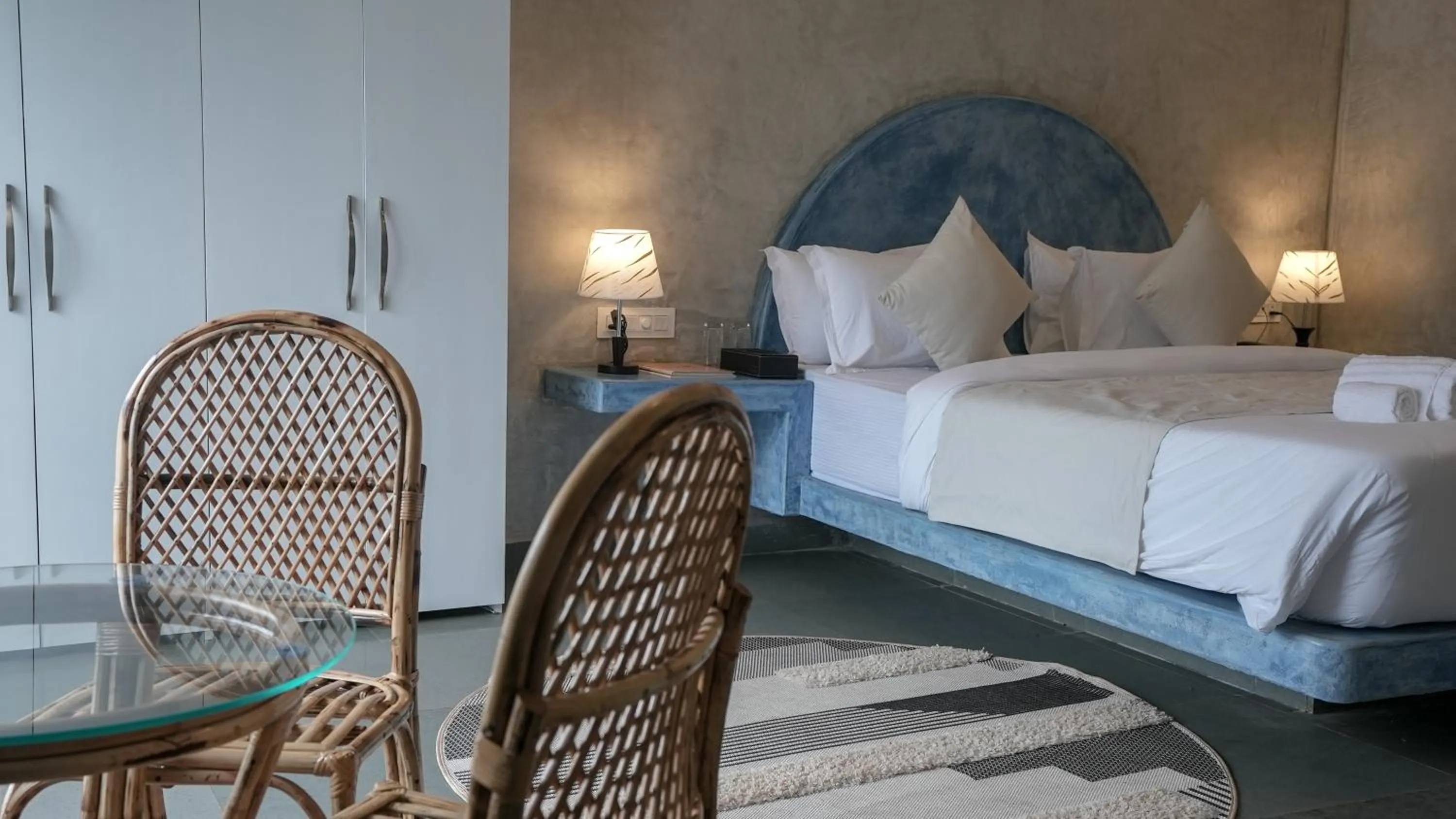 Seating area in Whiteflower Resort Morjim