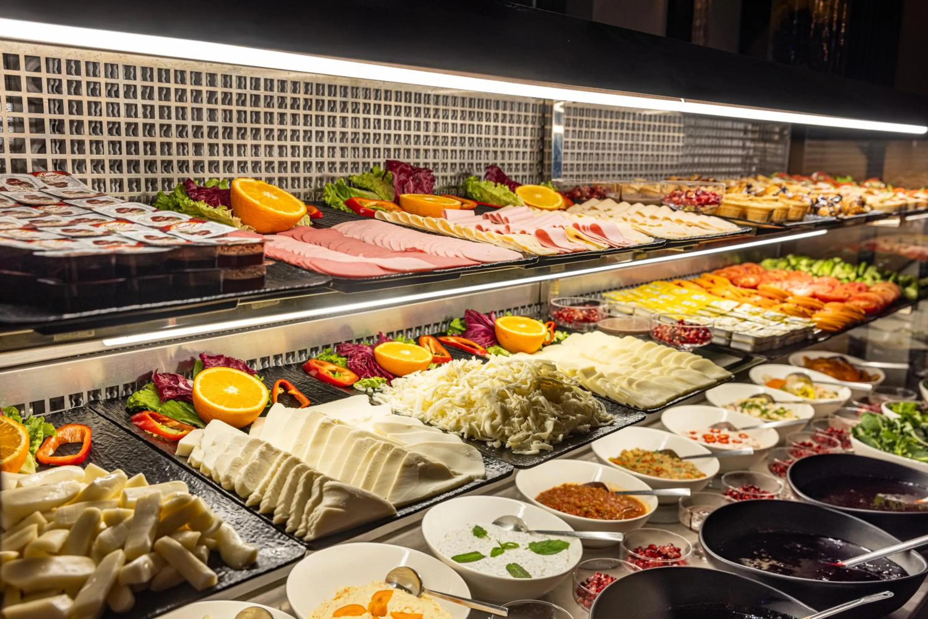 Breakfast in THE NEST HOTEL