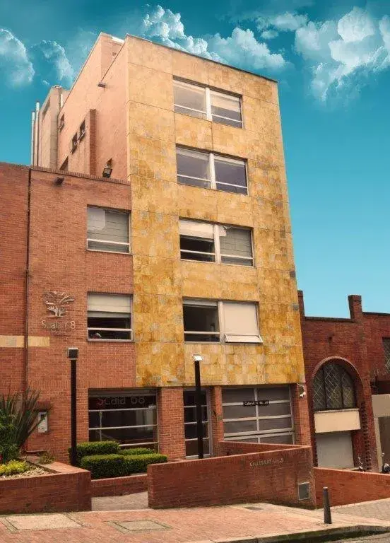 Facade/entrance in Scala 68 Facade/entrance in Scala 68