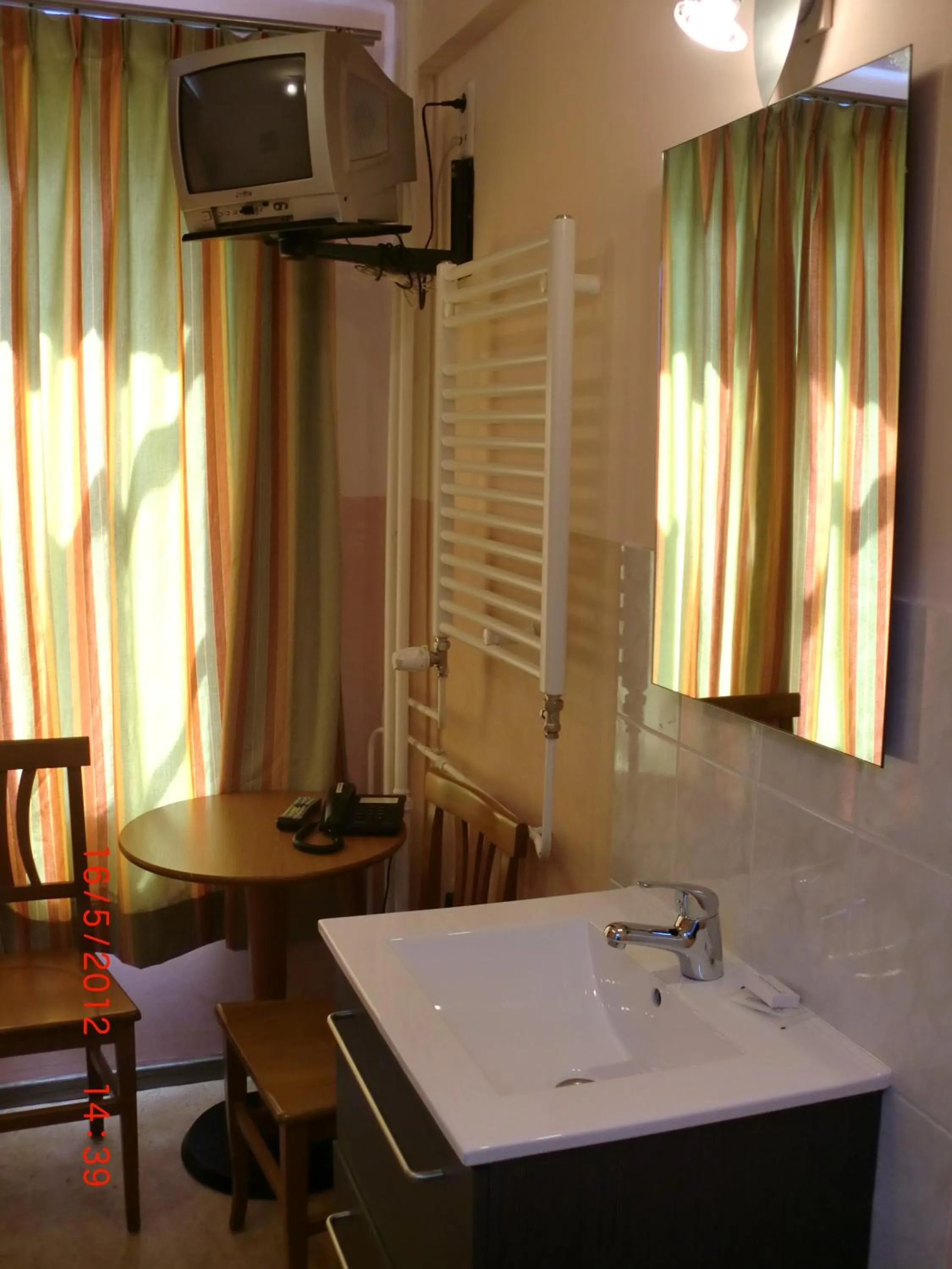 TV and multimedia in Budget Hotel Neutraal