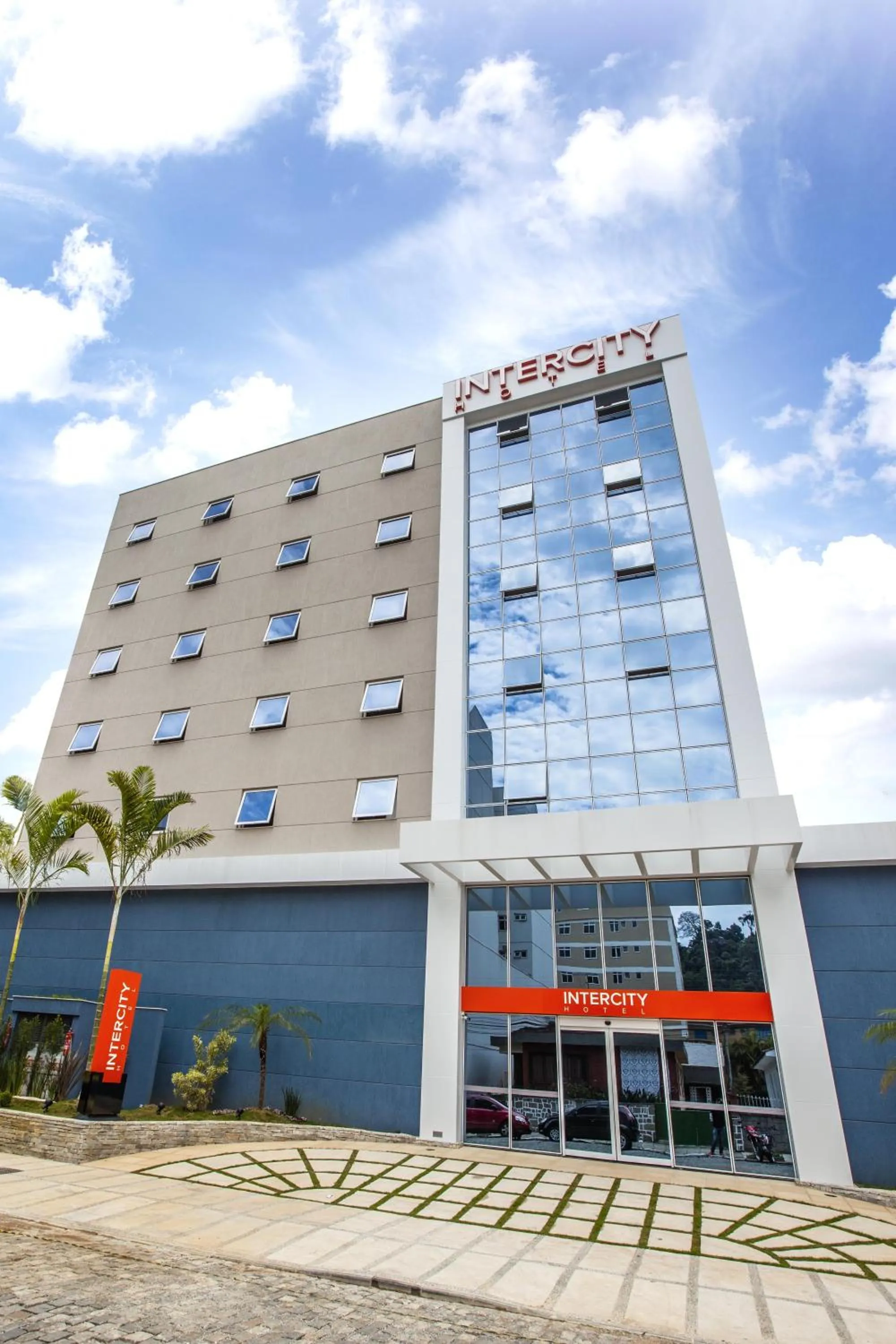 Facade/entrance in Intercity Teresópolis