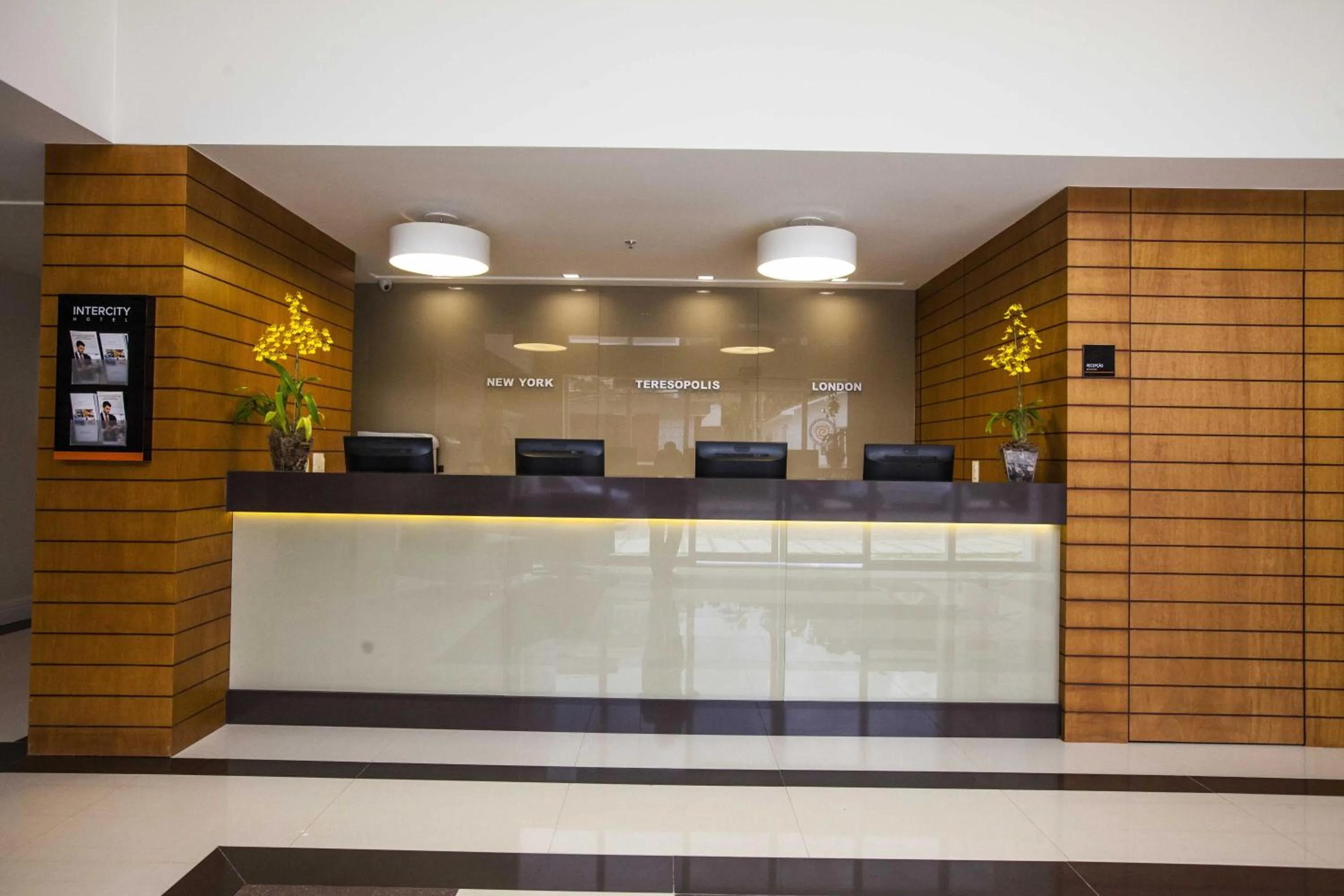 Lobby or reception in Intercity Teresópolis