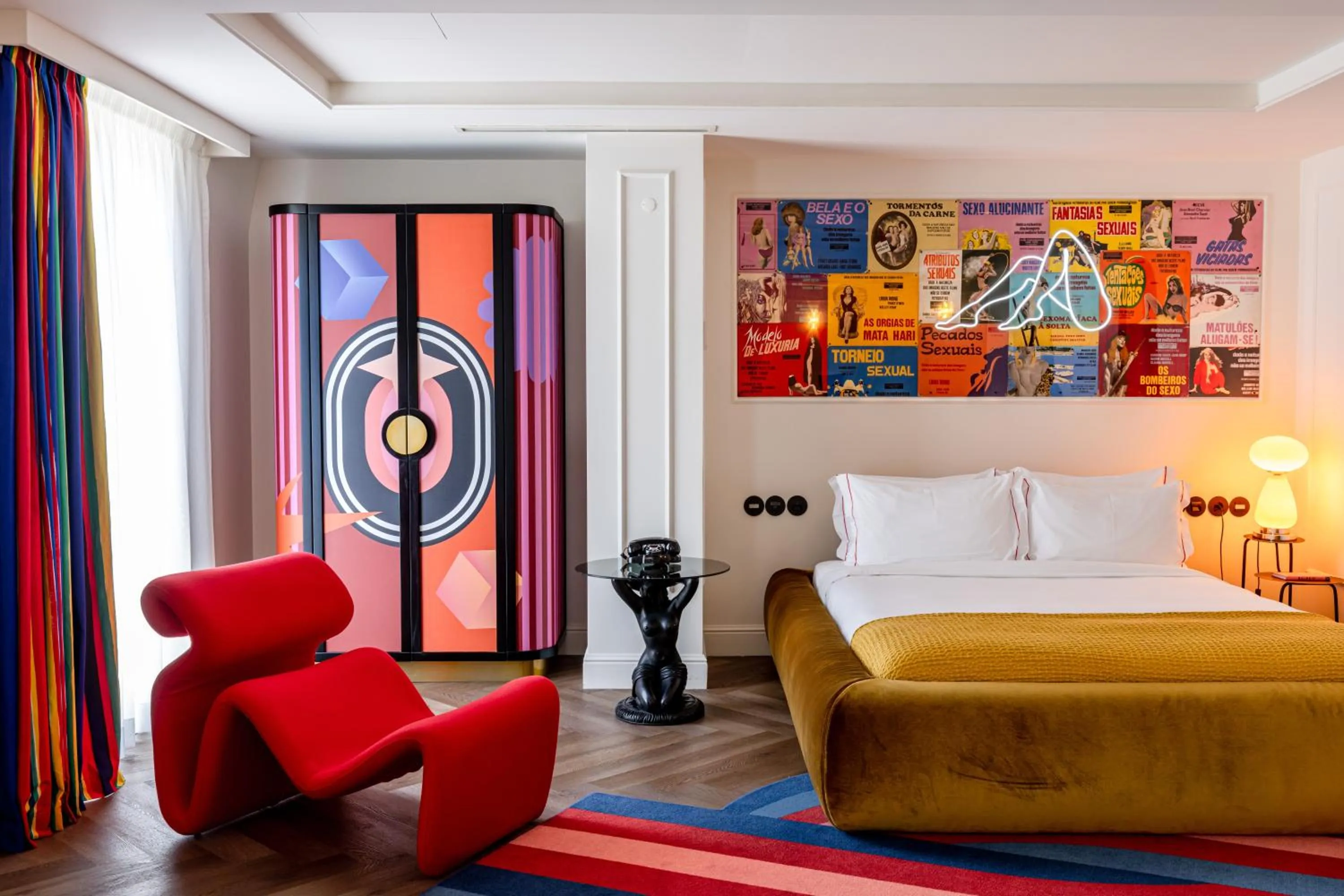 Bed in Upon Angels - Adults Only