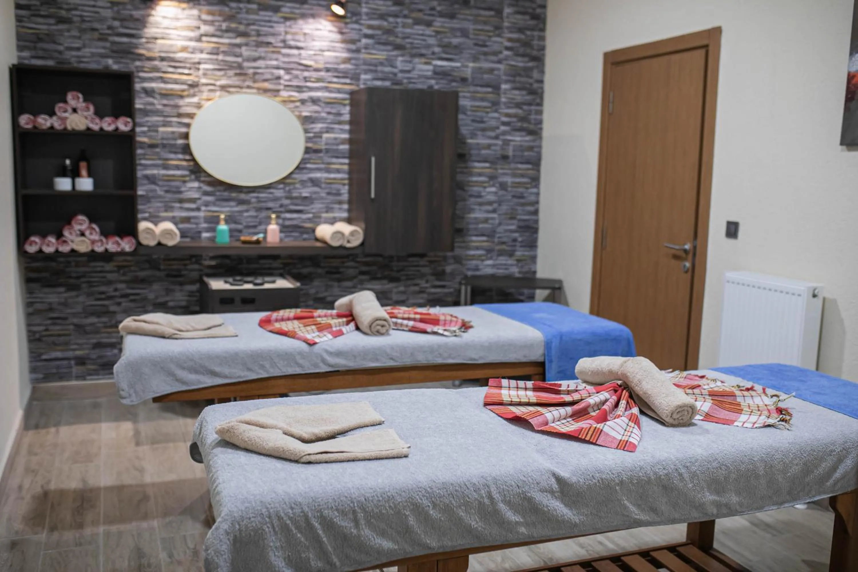 Massage in The Green Oasis Otel Spa