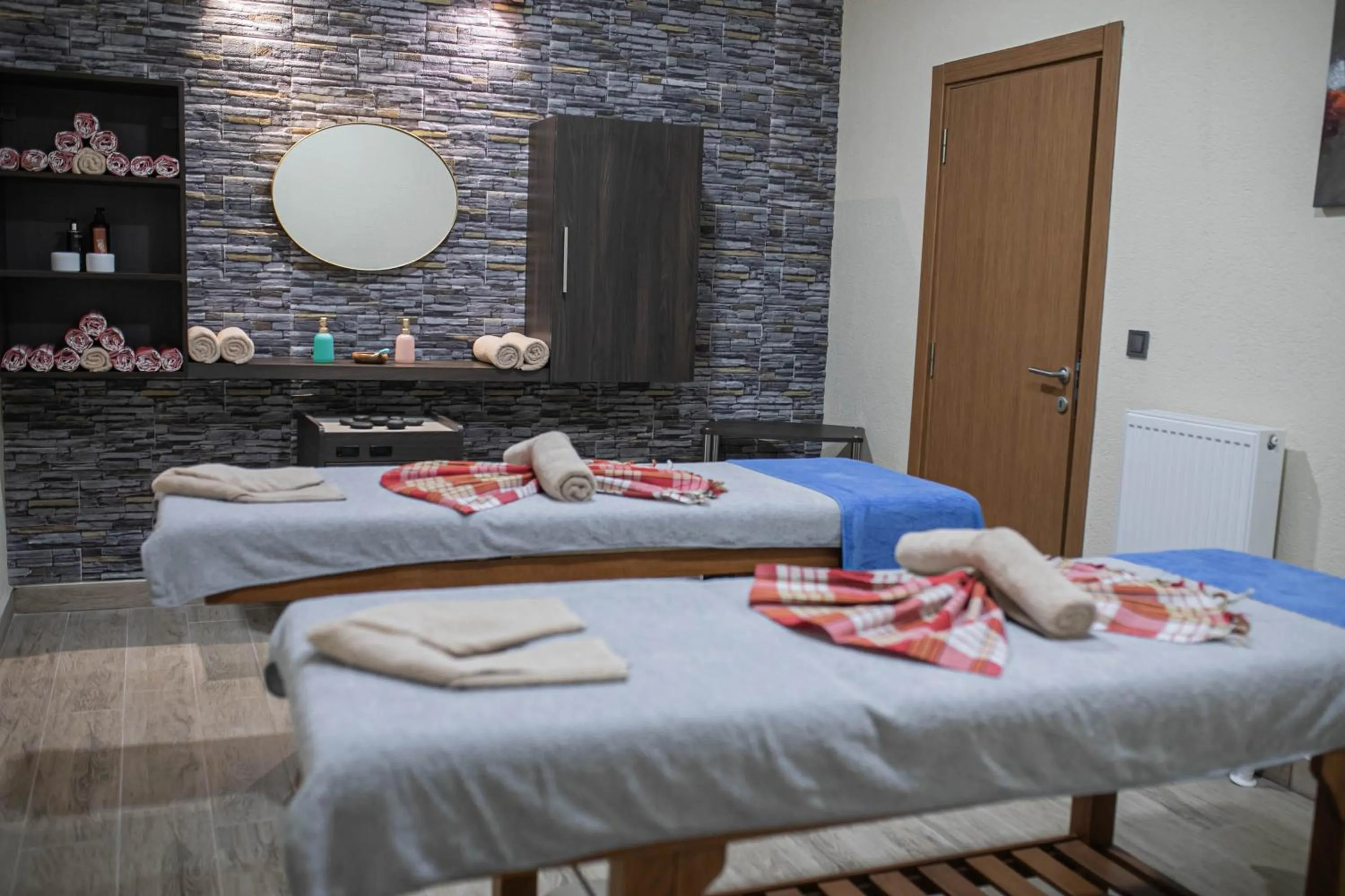 Massage in The Green Oasis Otel Spa