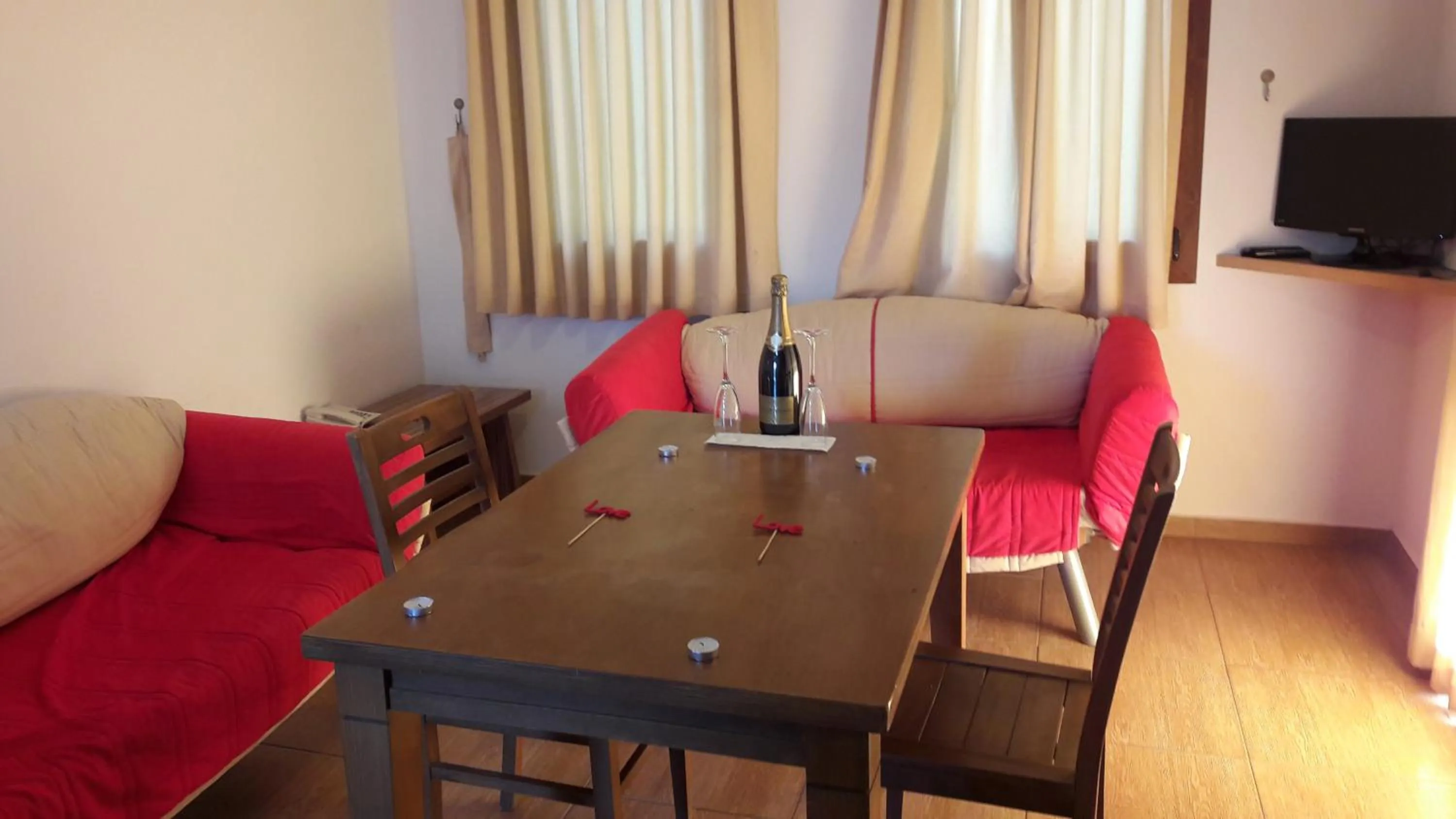 Bed in Ozukara Apart 1