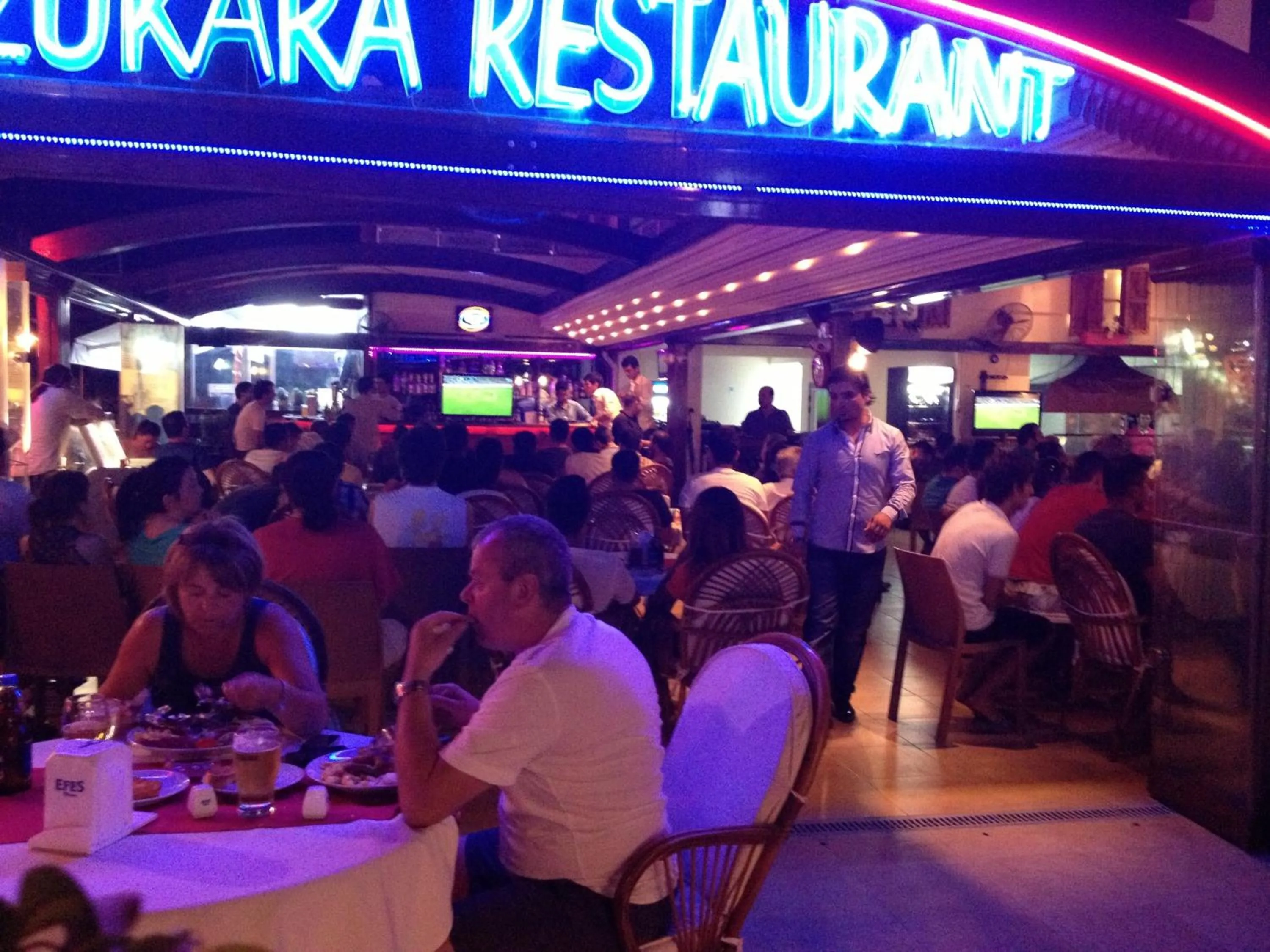 Restaurant/places to eat in Ozukara Apart 1