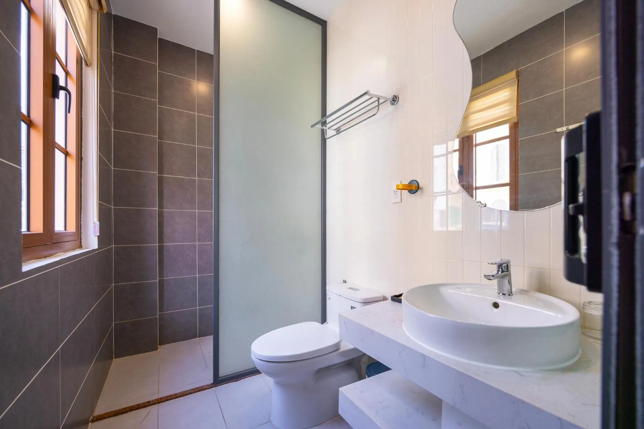 Shower in Lotus Home Cafe