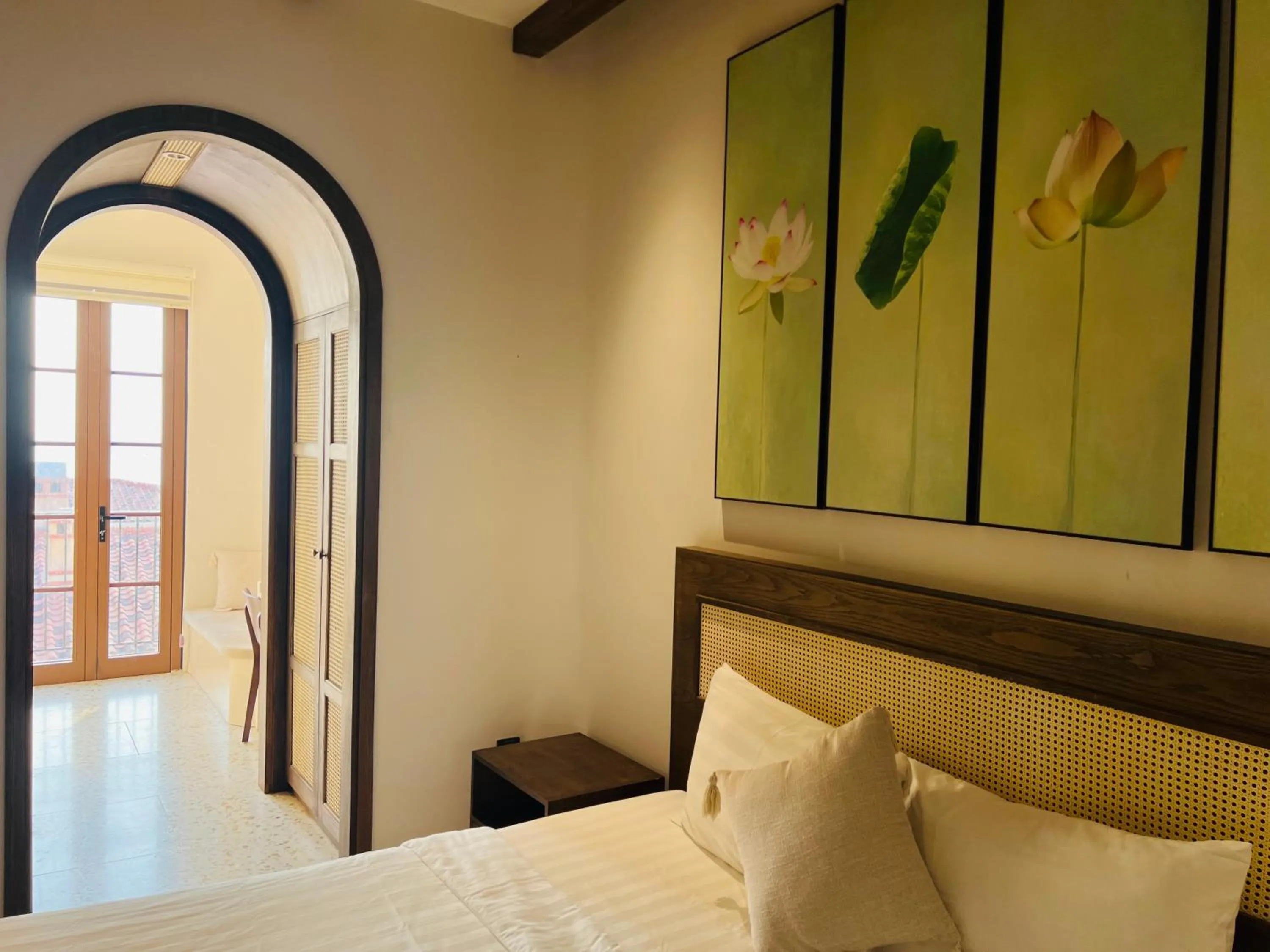 Balcony/Terrace, Bed in Lotus Home Cafe