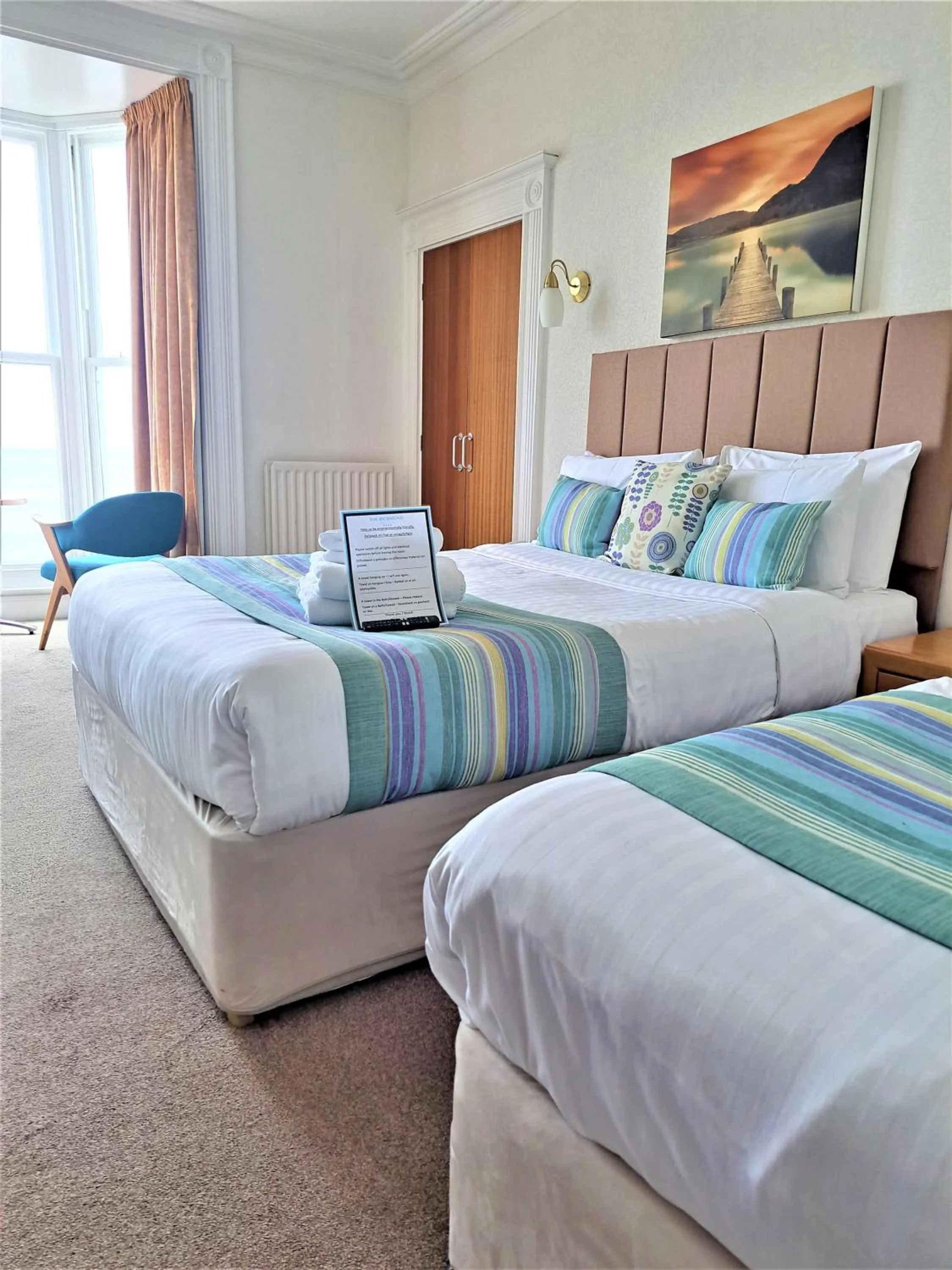 Photo of the whole room, Bed in Richmond Hotel