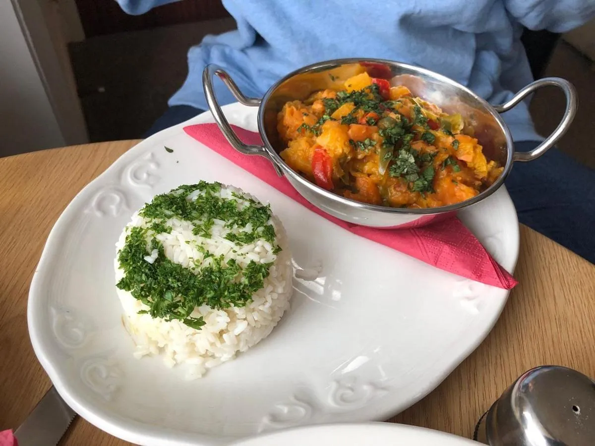 Food and drinks in Richmond Hotel