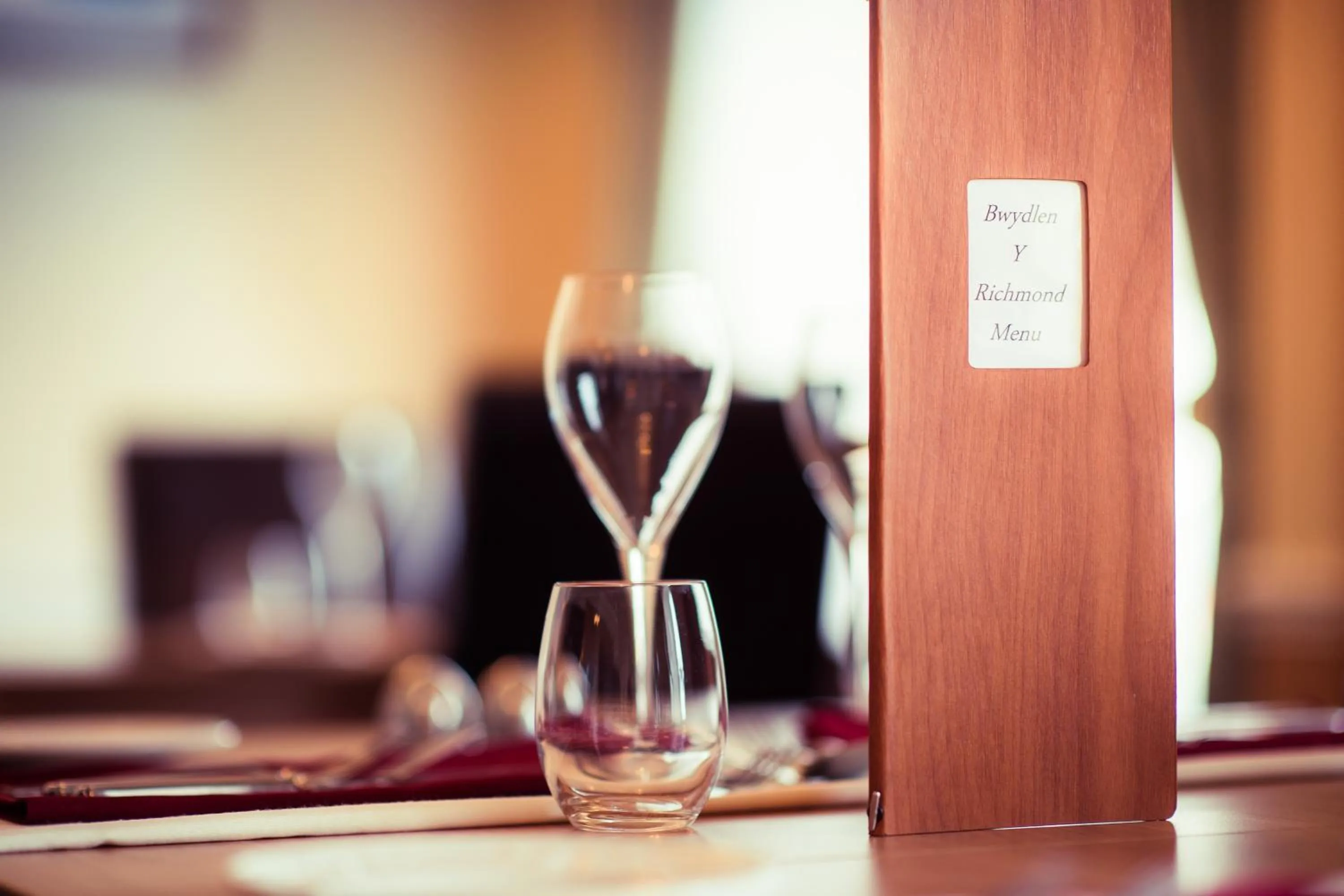 Restaurant/places to eat in Richmond Hotel