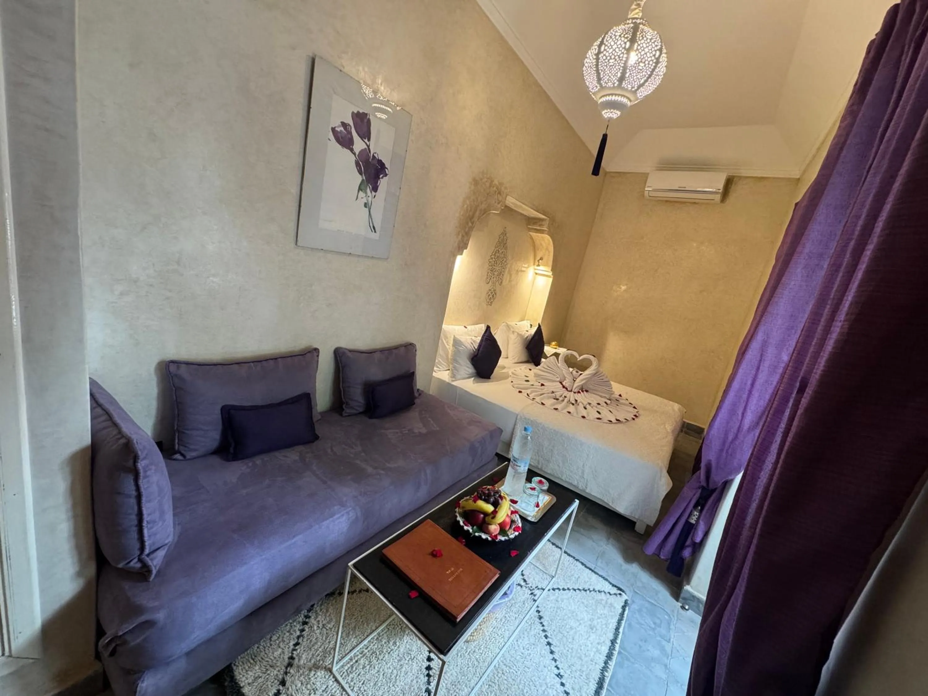 Bed in Riad Sapphire & Spa