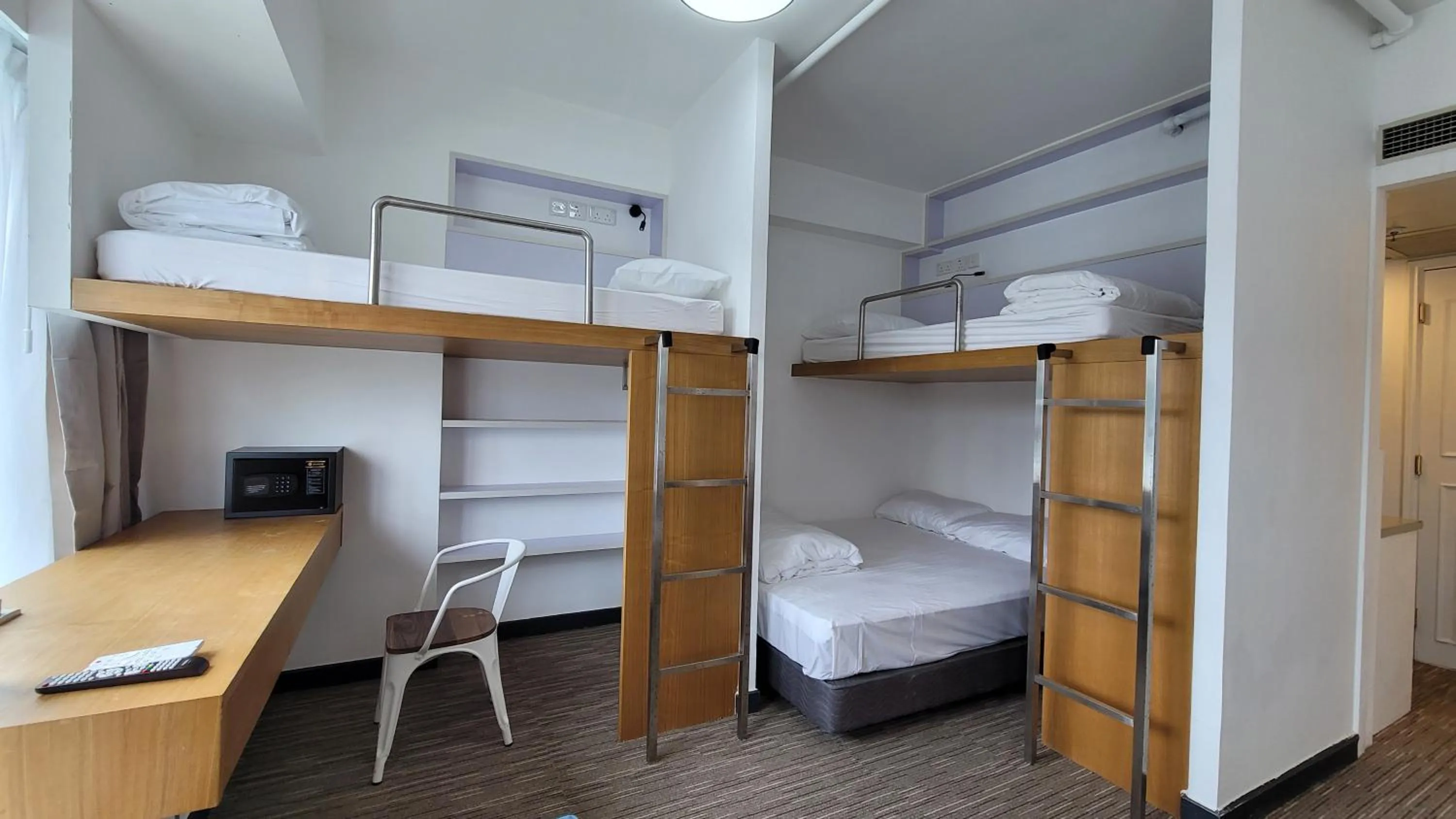 bunk bed, Bed in Grand Bay View Hotel