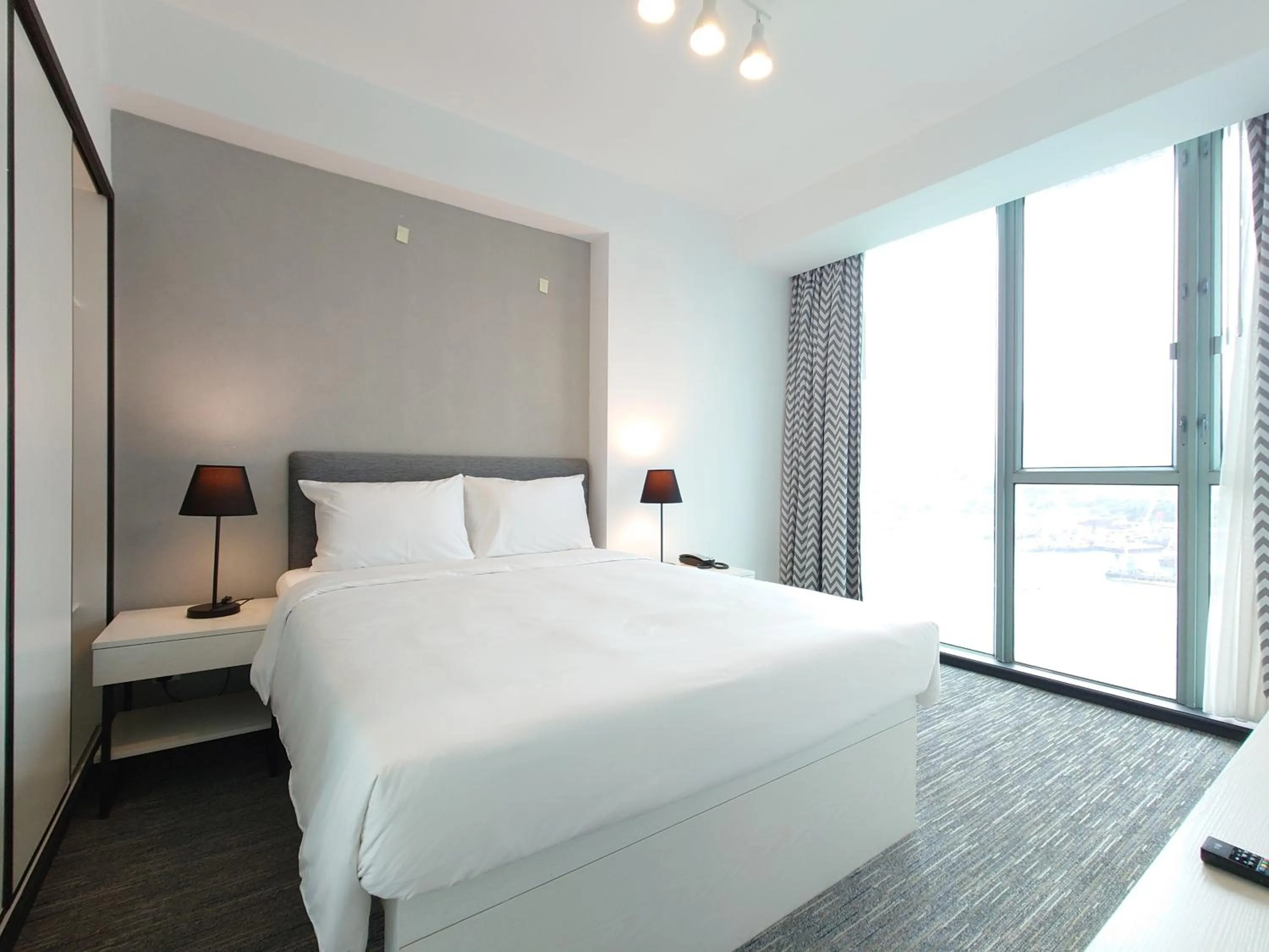 Bedroom, Bed in Grand Bay View Hotel