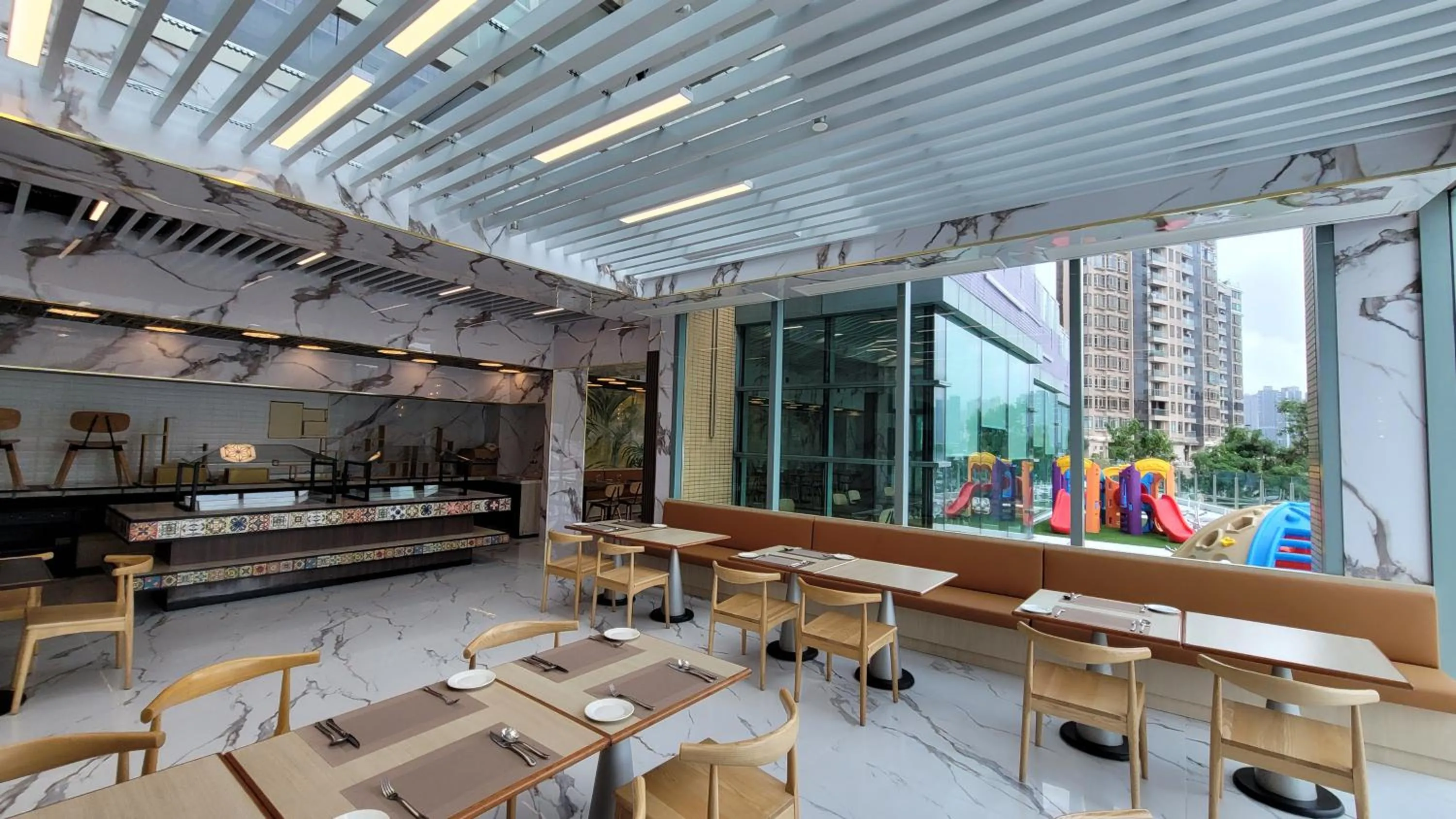 Restaurant/places to eat in Grand Bay View Hotel