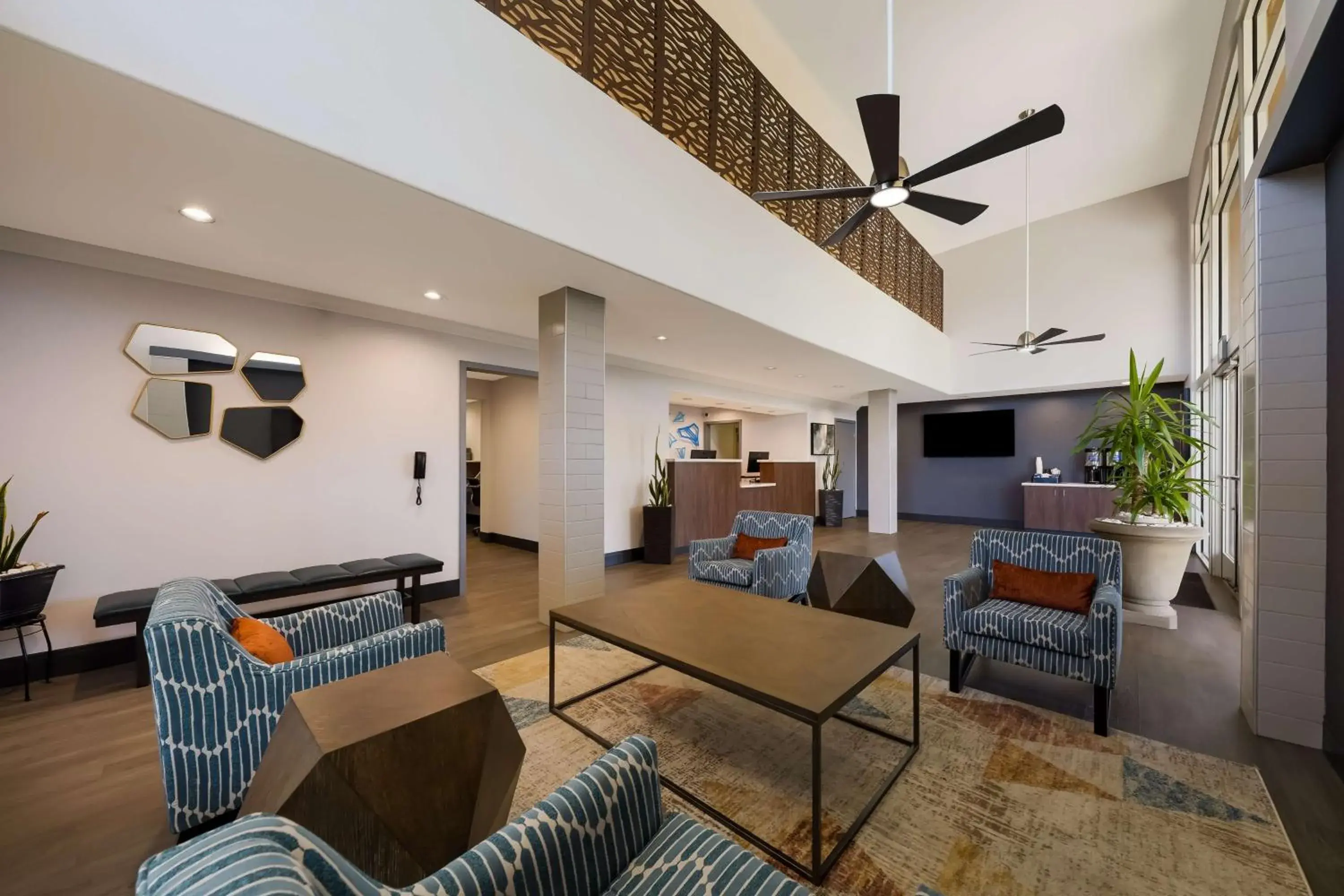 Lobby or reception in Best Western Inn & Suites Lemoore Lobby or reception in Best Western Inn & Suites Lemoore