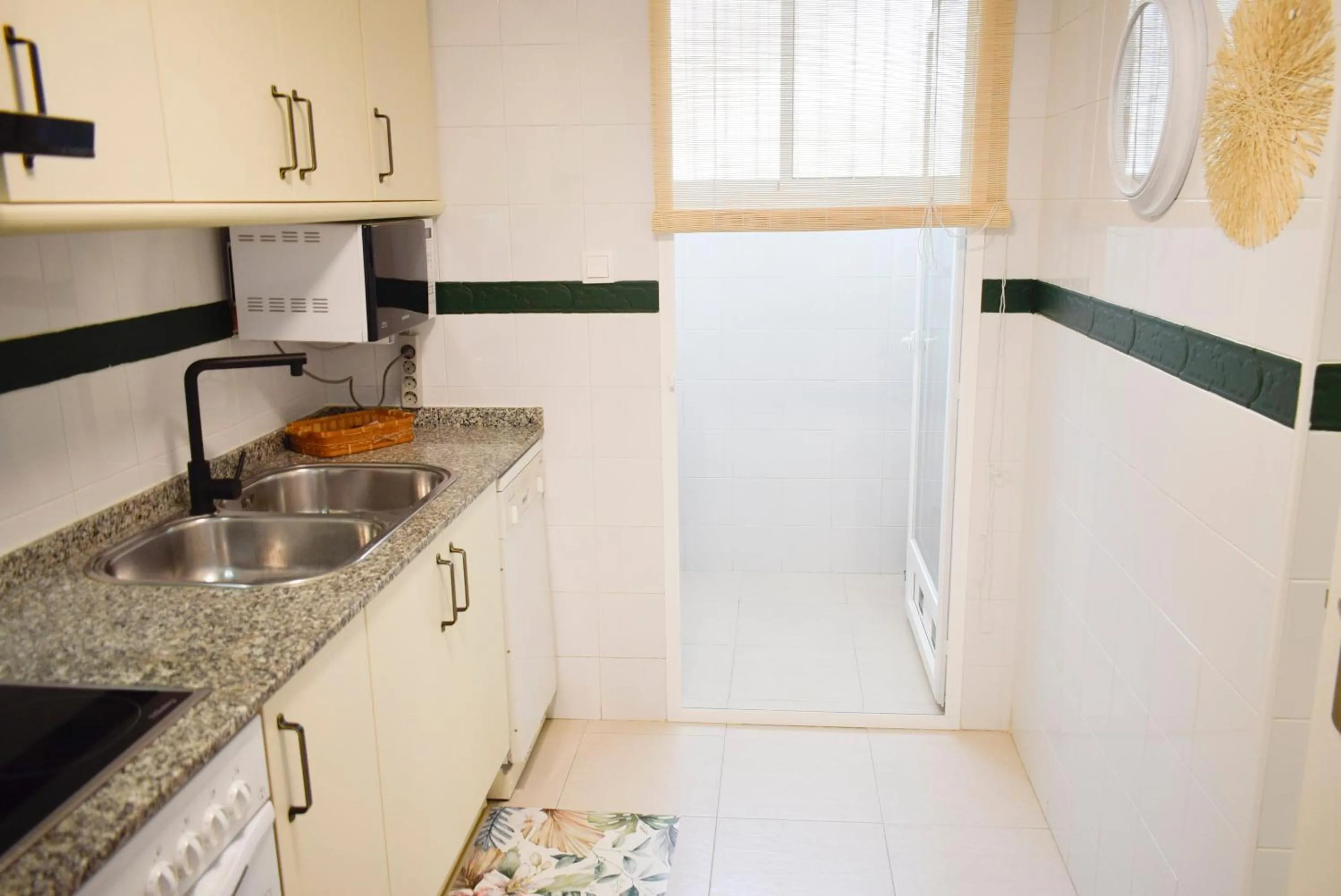Kitchen or kitchenette in Anacasa El Faro Las Marinas Denia AP2236