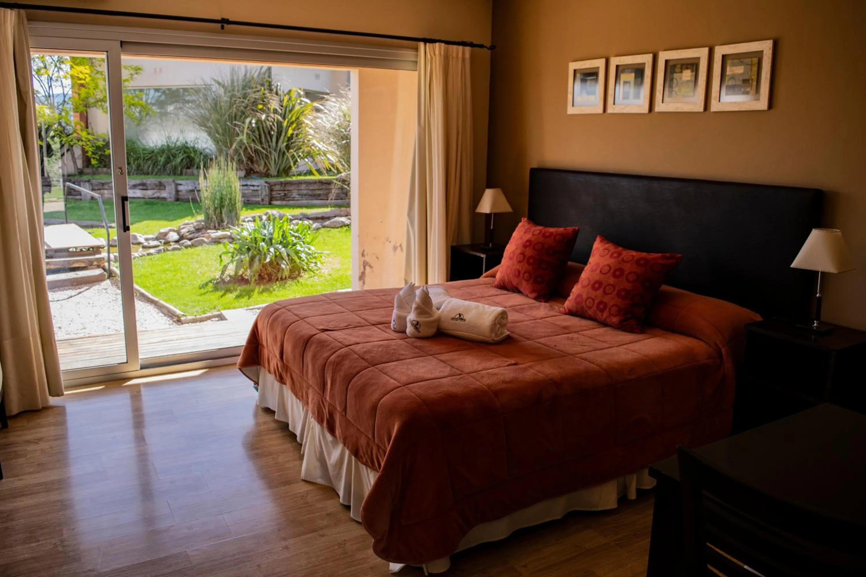 Garden view, Bed in Posada y spa Las Golondrinas