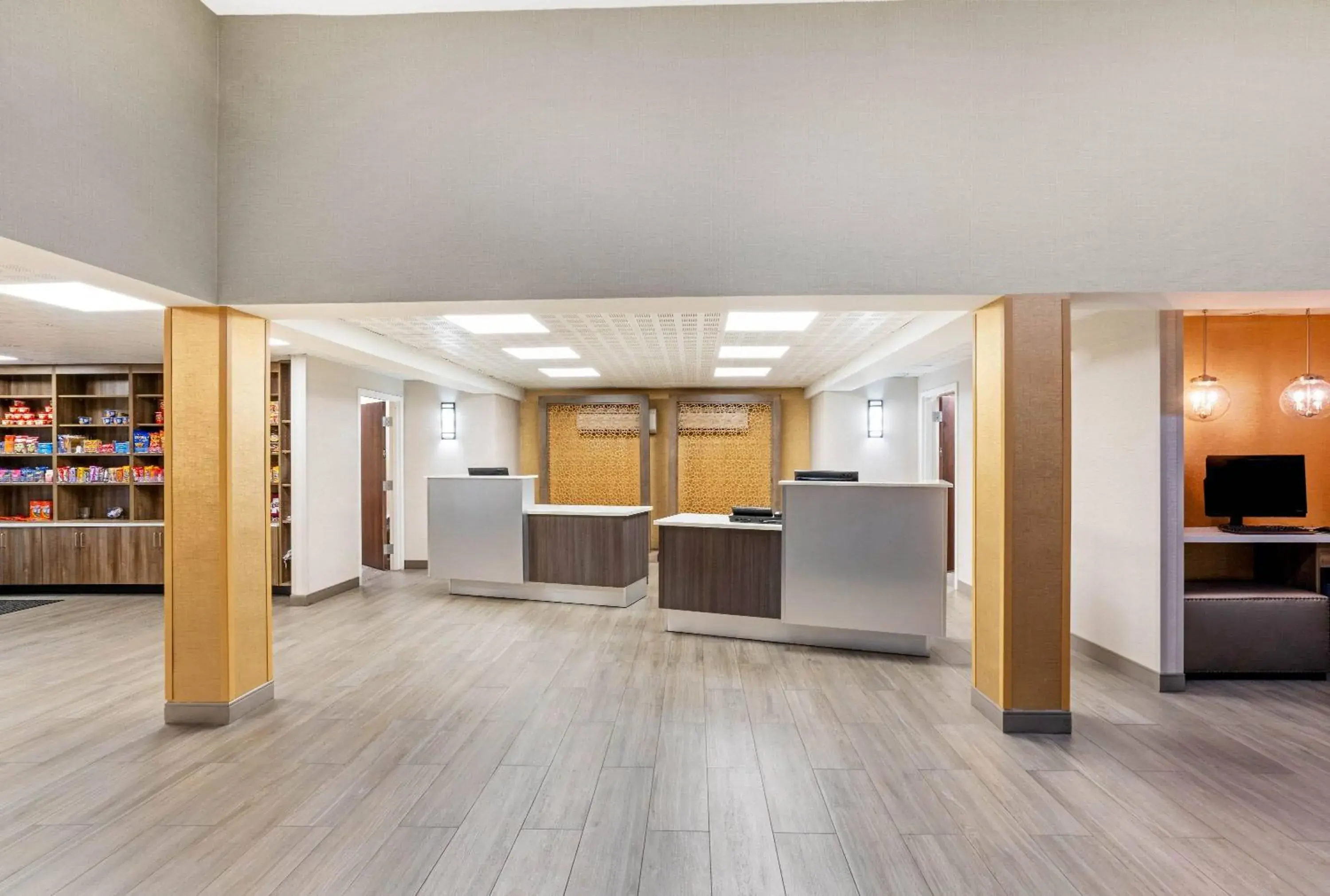 Lobby or reception in La Quinta by Wyndham Columbus MS Lobby or reception in La Quinta by Wyndham Columbus MS