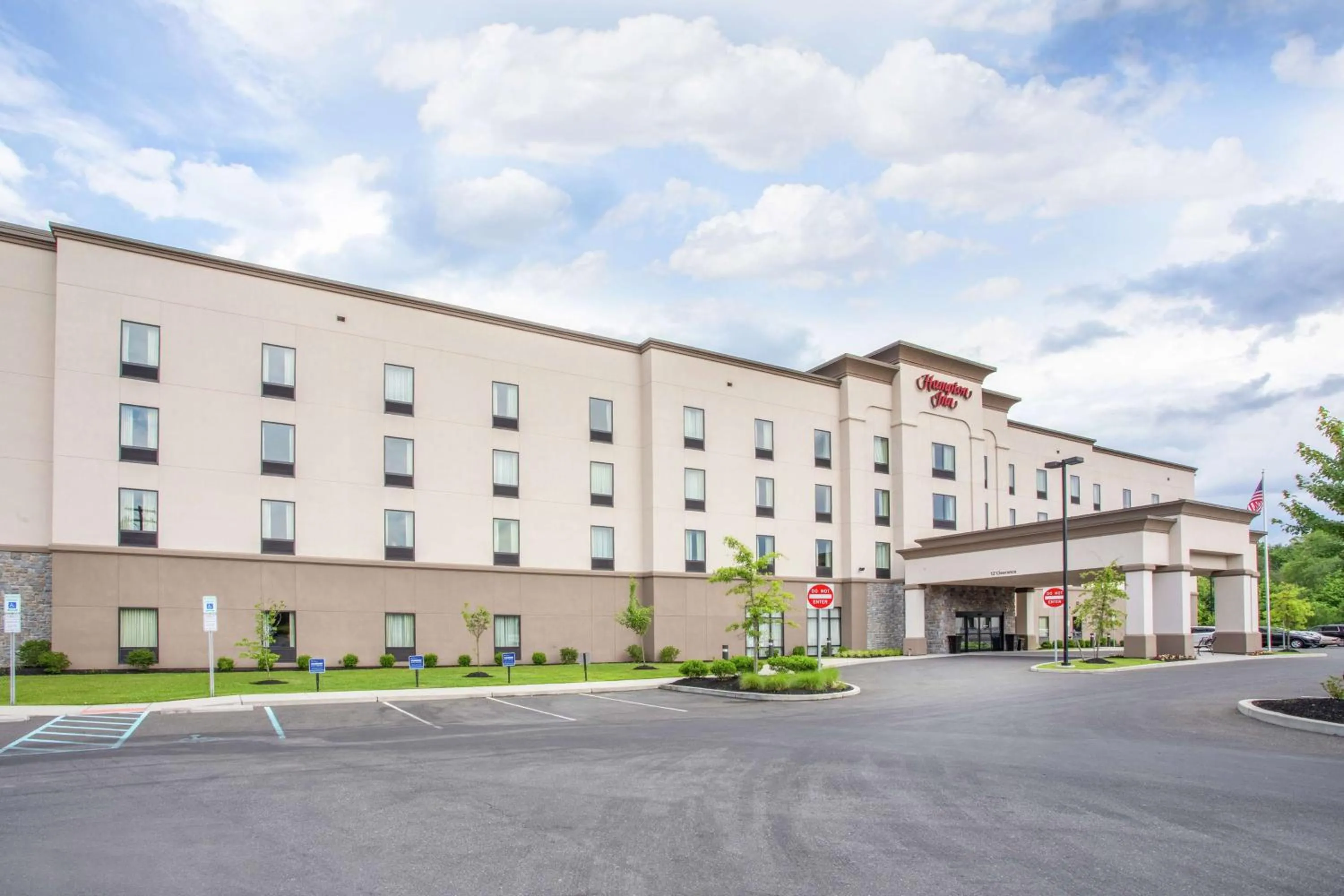 Property building in Hampton Inn Philadelphia/Voorhees