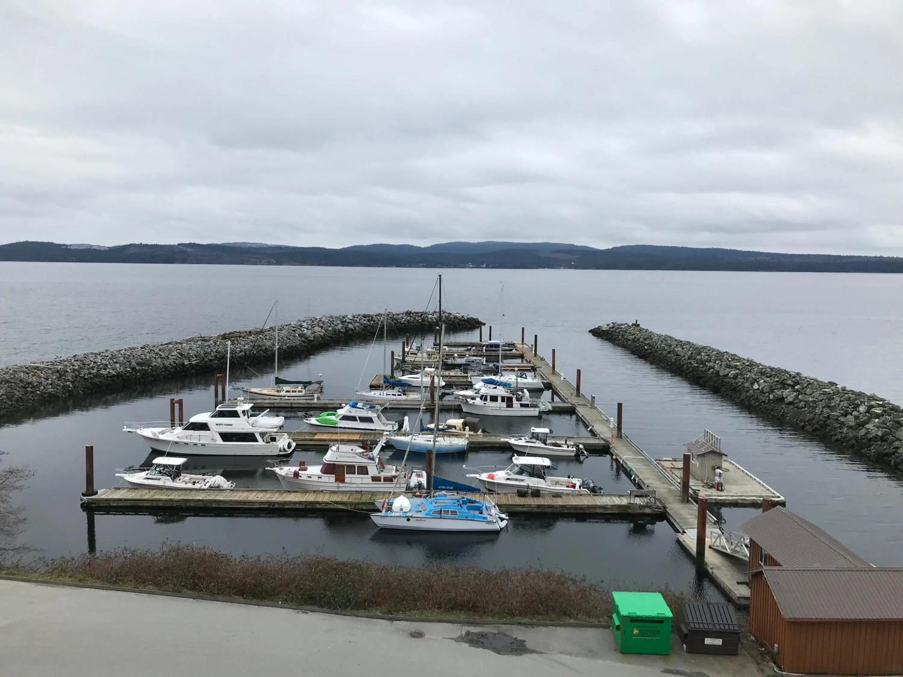 Natural landscape in Beach Gardens Resort and Marina