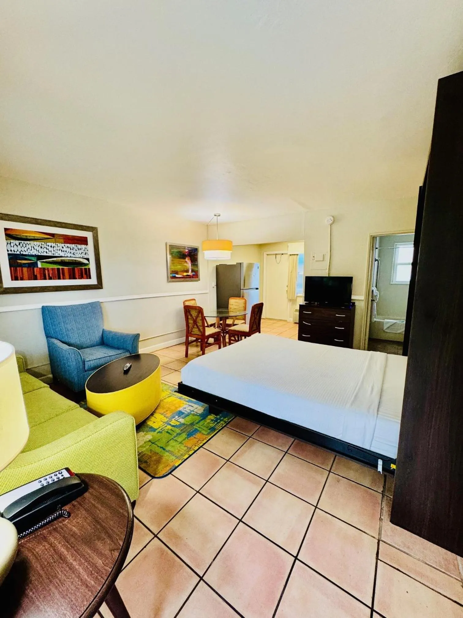 Bedroom, Bed in Silver Seas Beach Resort