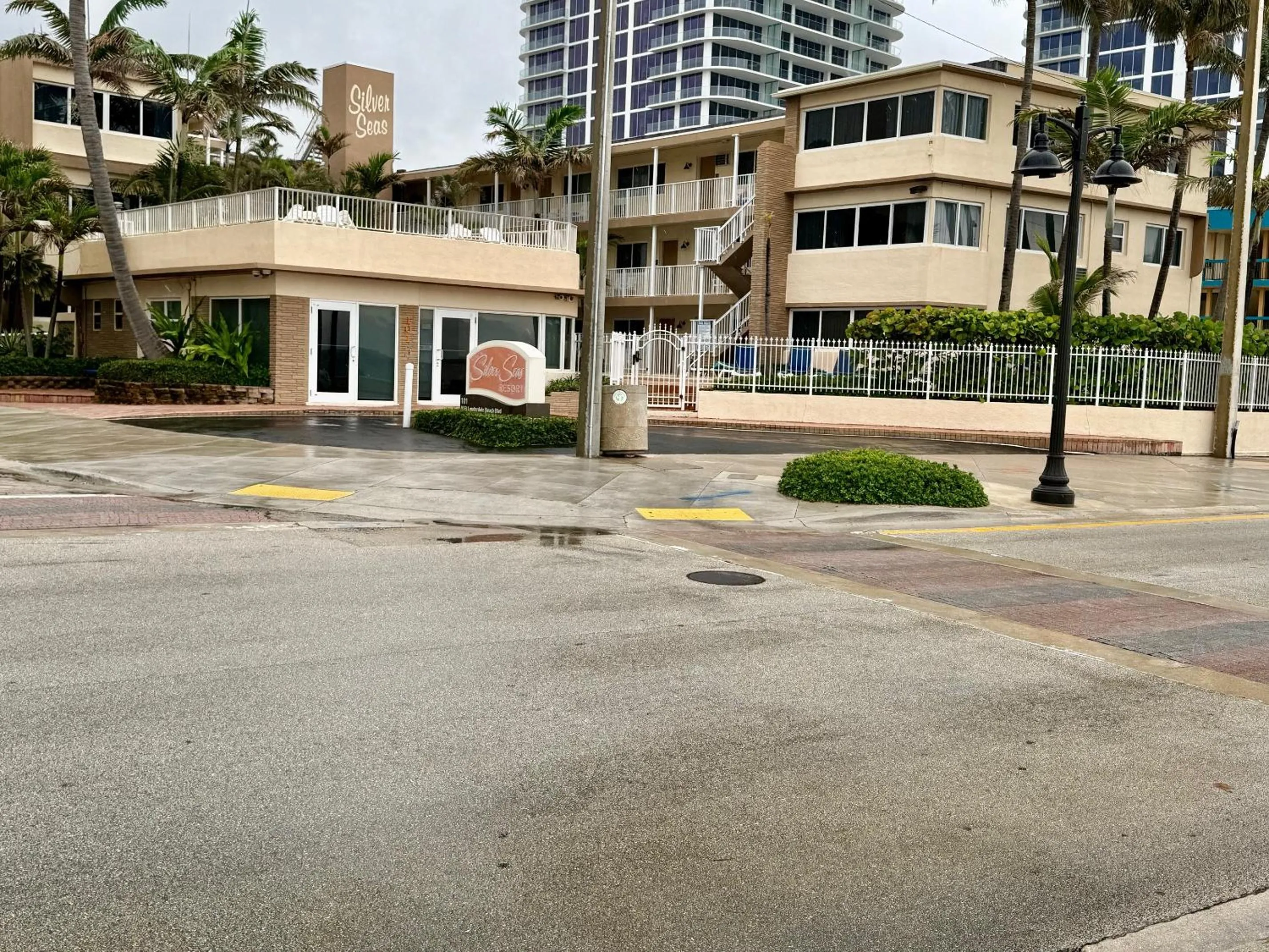 Property building in Silver Seas Beach Resort