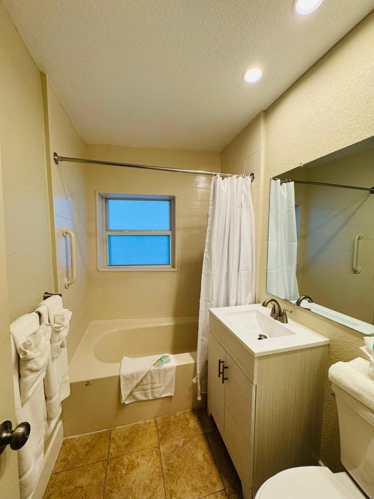 Bathroom in Silver Seas Beach Resort