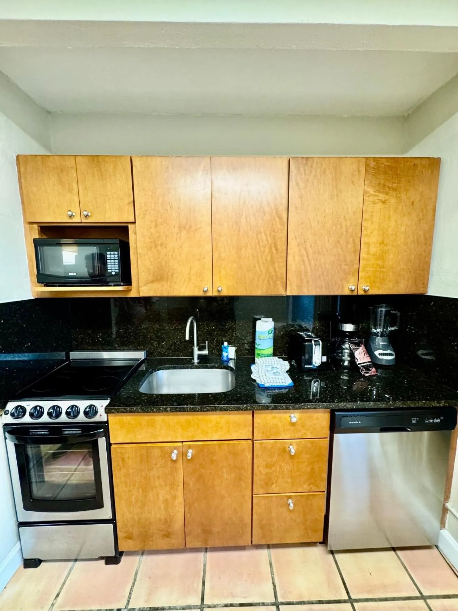 Kitchen or kitchenette in Silver Seas Beach Resort