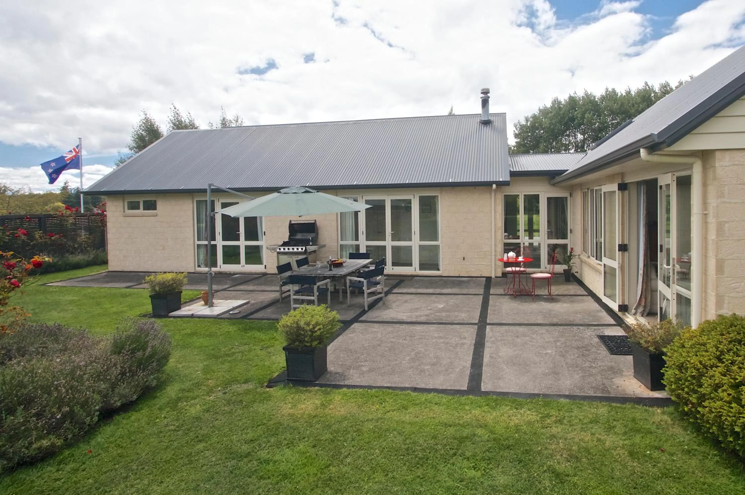Garden in Ruapehu Country Lodge