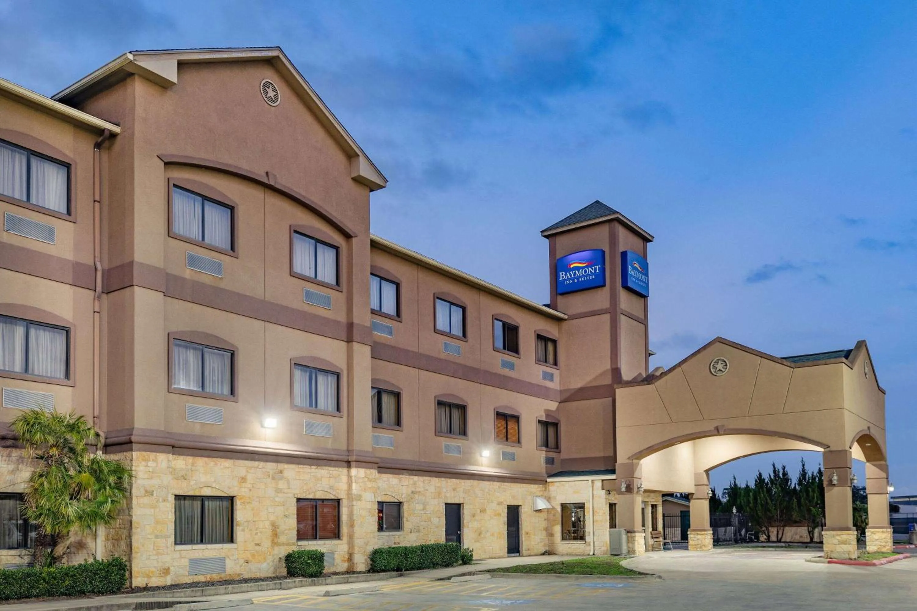 Property building in Baymont by Wyndham Cuero