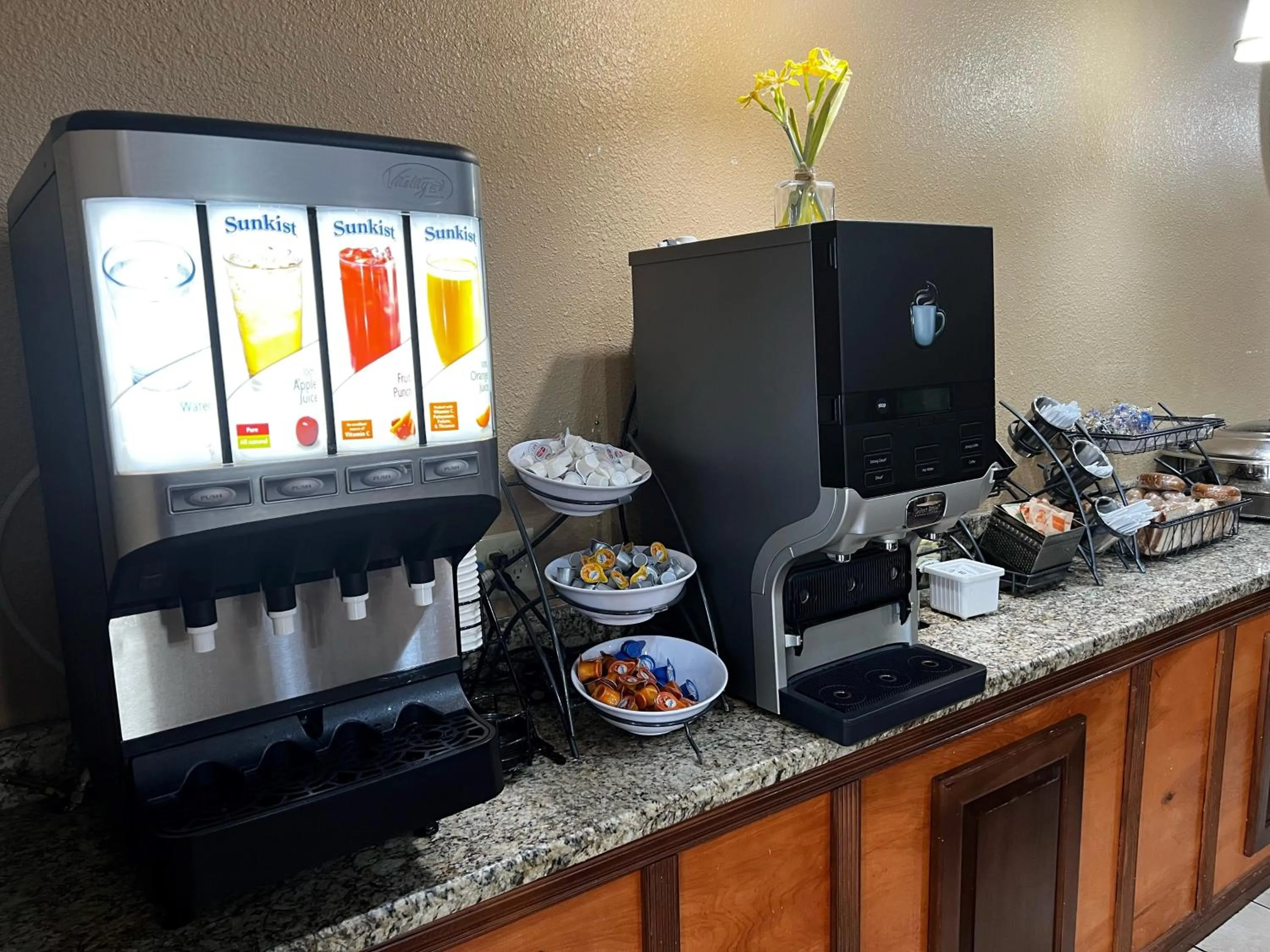 Buffet breakfast in Baymont by Wyndham Cuero