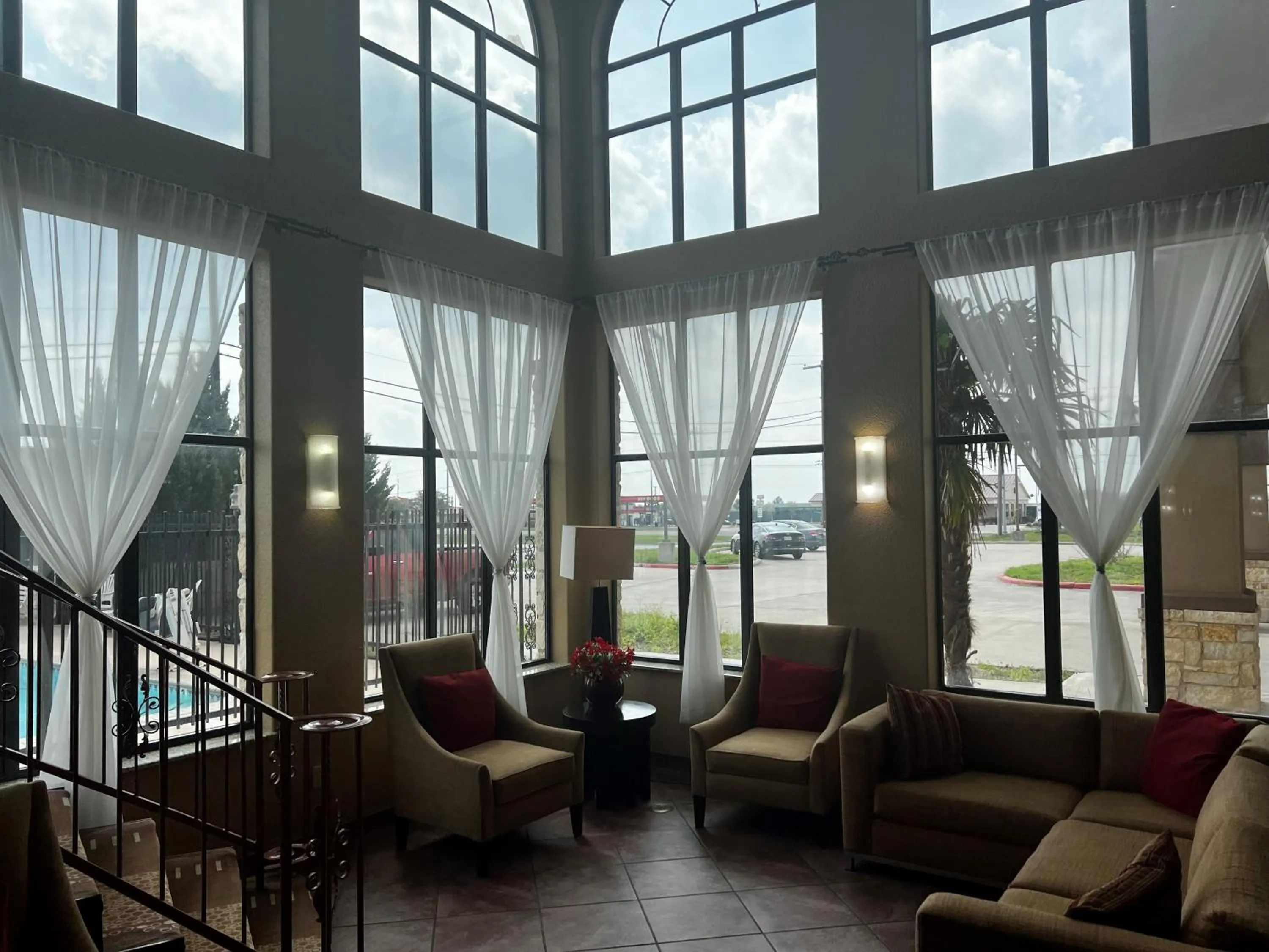 Lobby or reception in Baymont by Wyndham Cuero