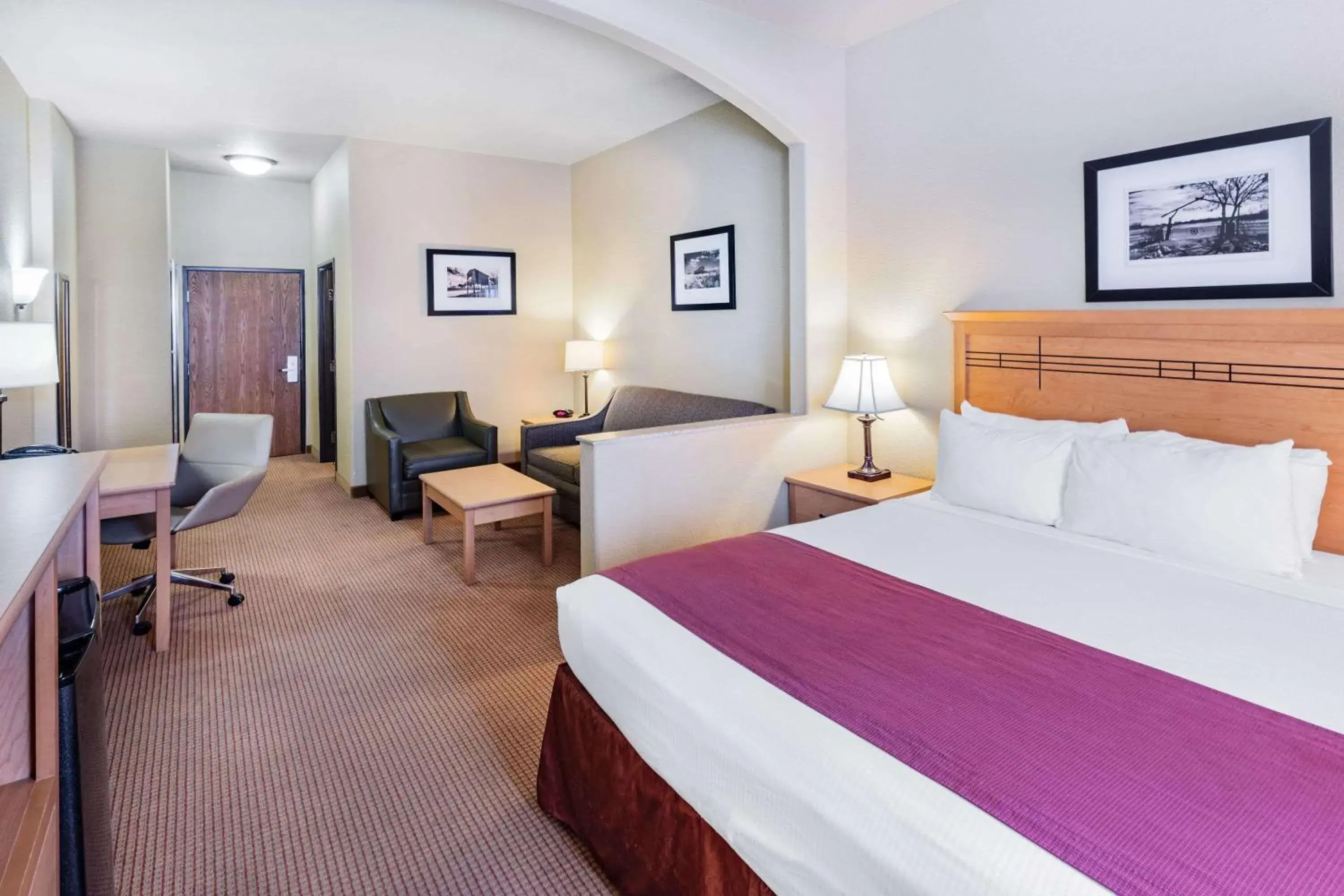 Bed in Baymont by Wyndham Cuero Bed in Baymont by Wyndham Cuero