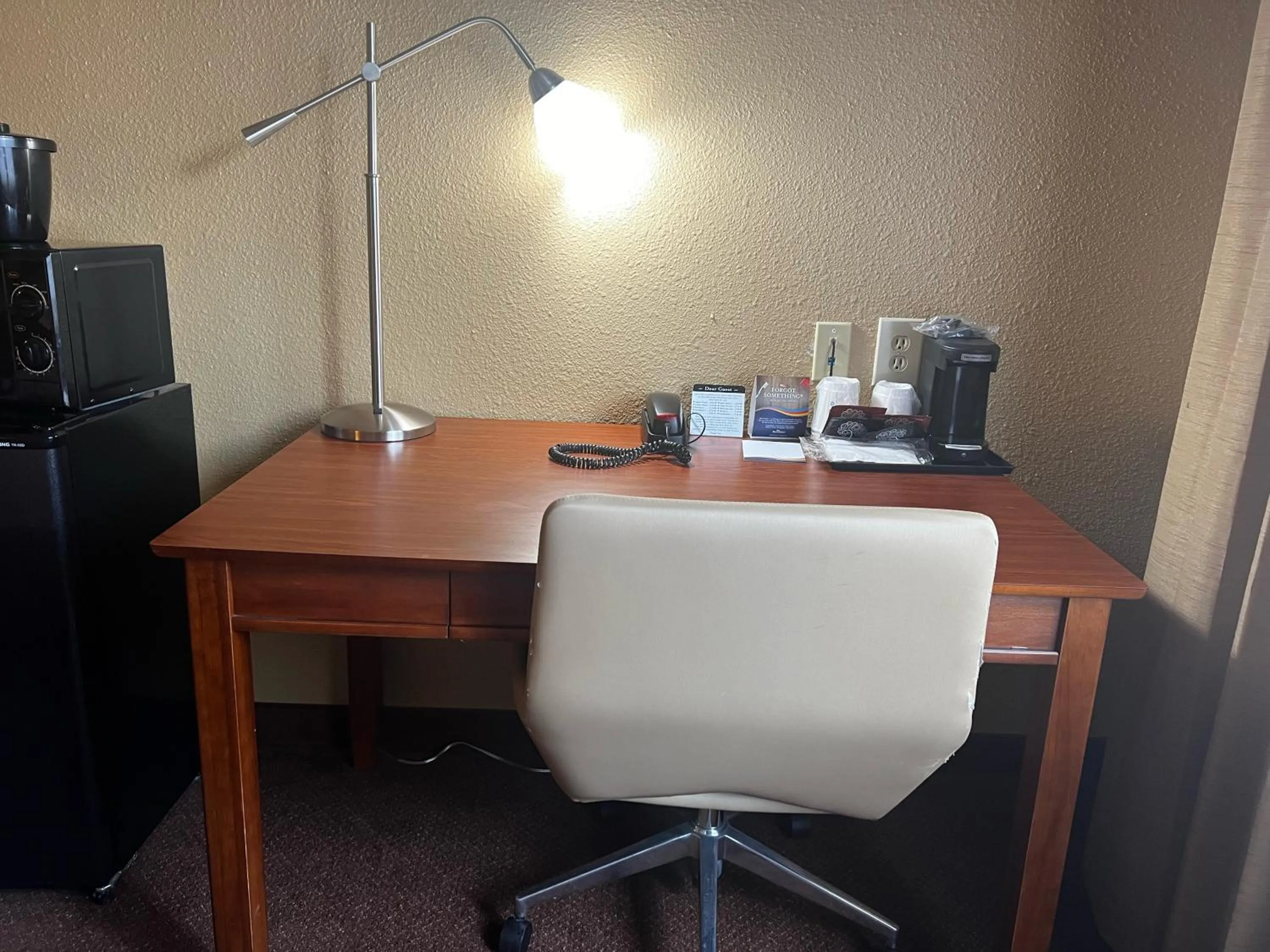 hair dresser in Baymont by Wyndham Cuero