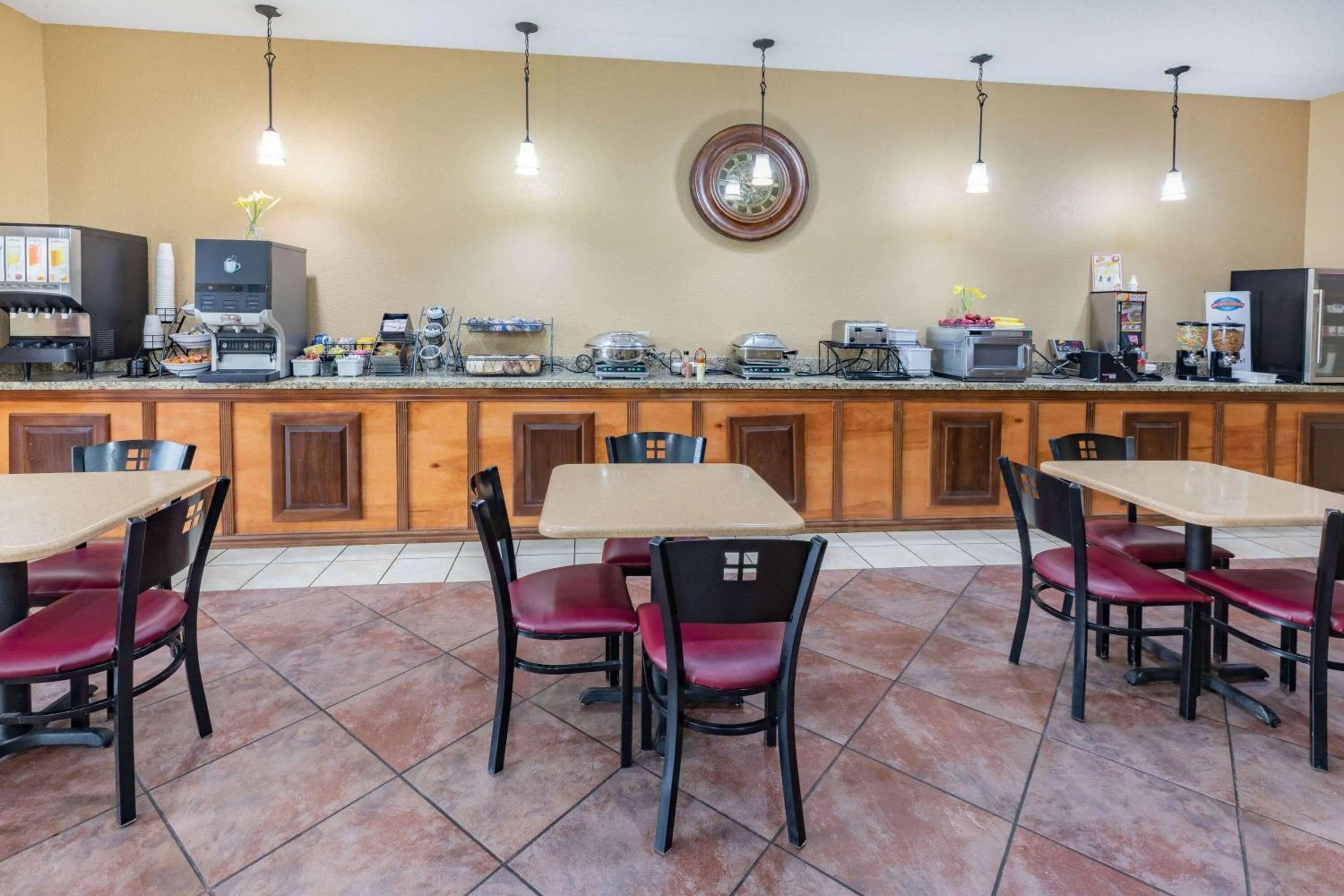 Breakfast in Baymont by Wyndham Cuero