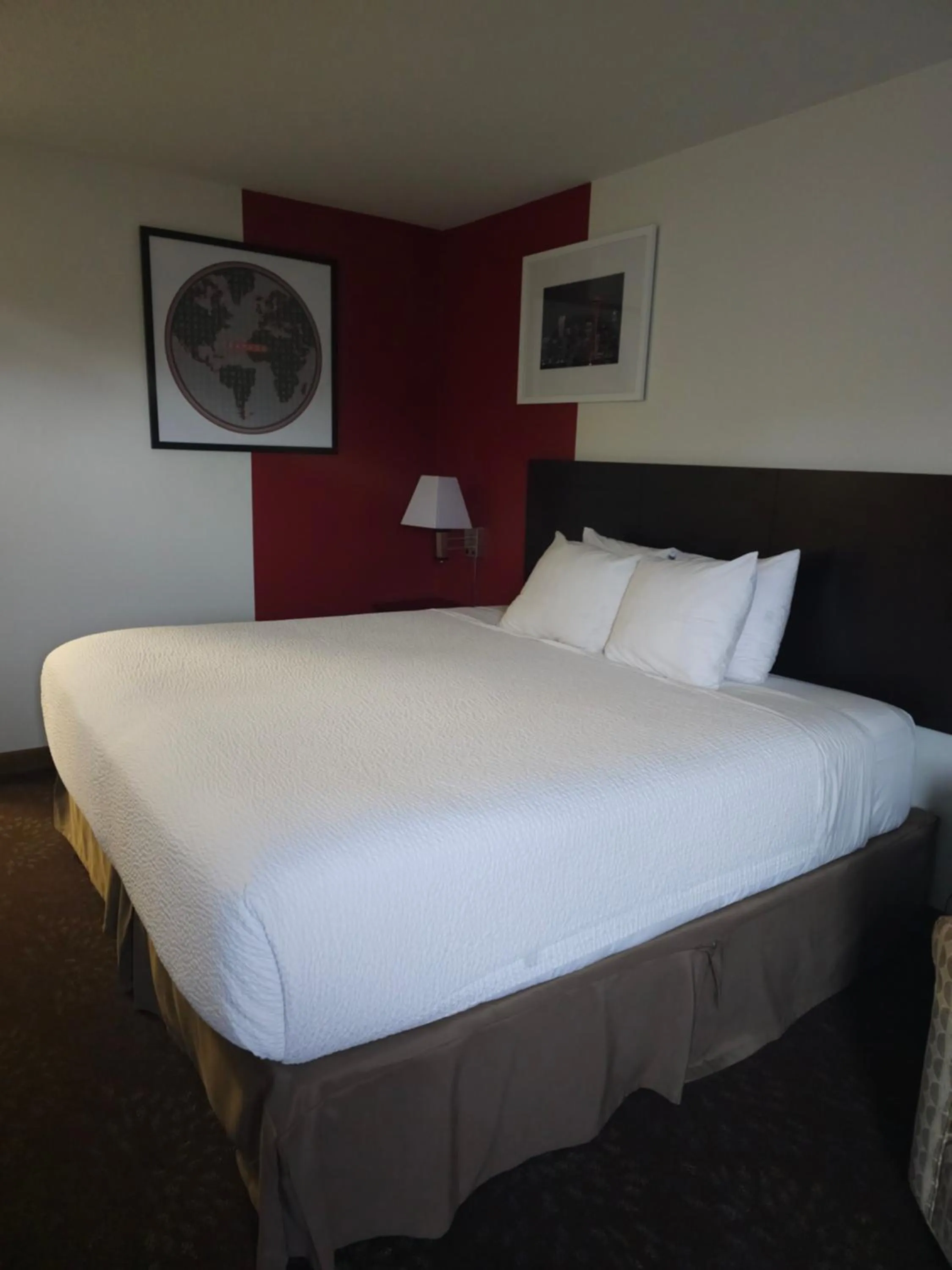 Bed in Ramada by Wyndham SeaTac Airport