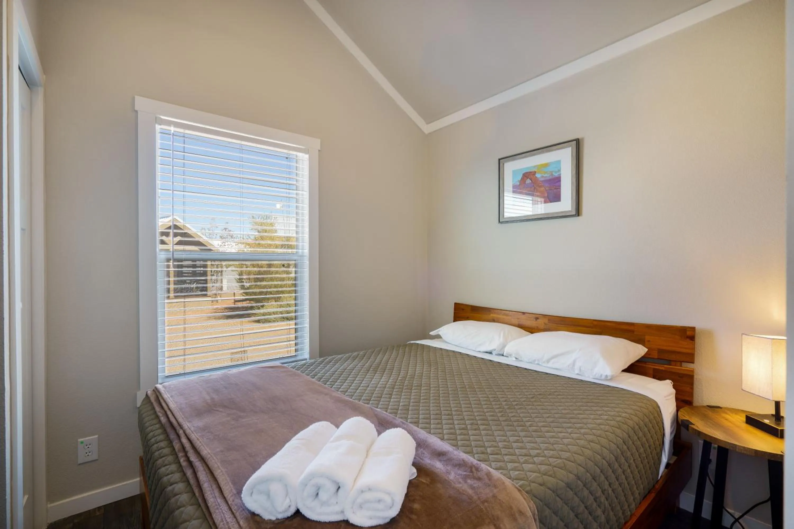 Bedroom, Bed in HTR Moab