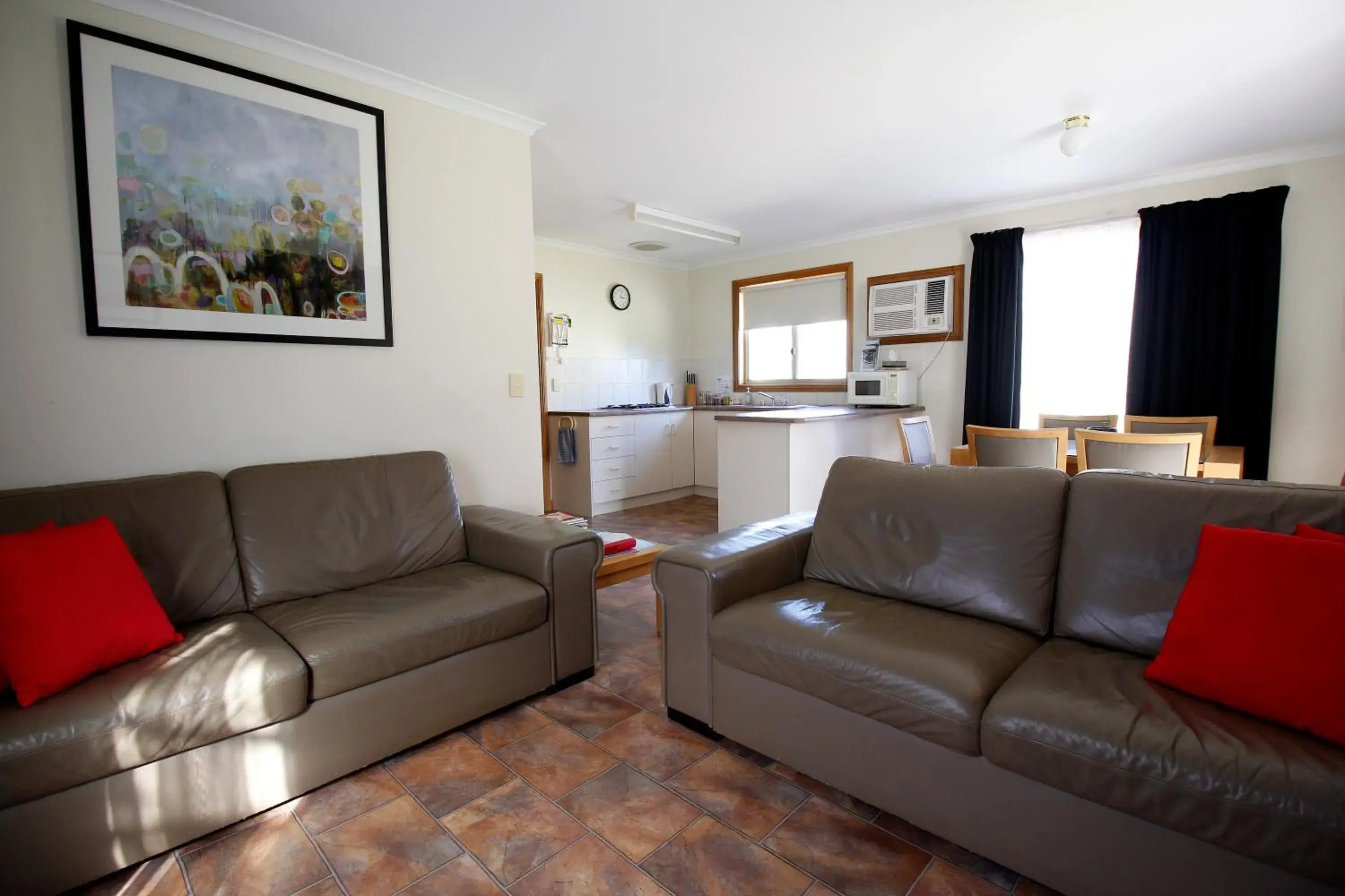 Seating area in Cape Jervis Holiday Units Seating area in Cape Jervis Holiday Units