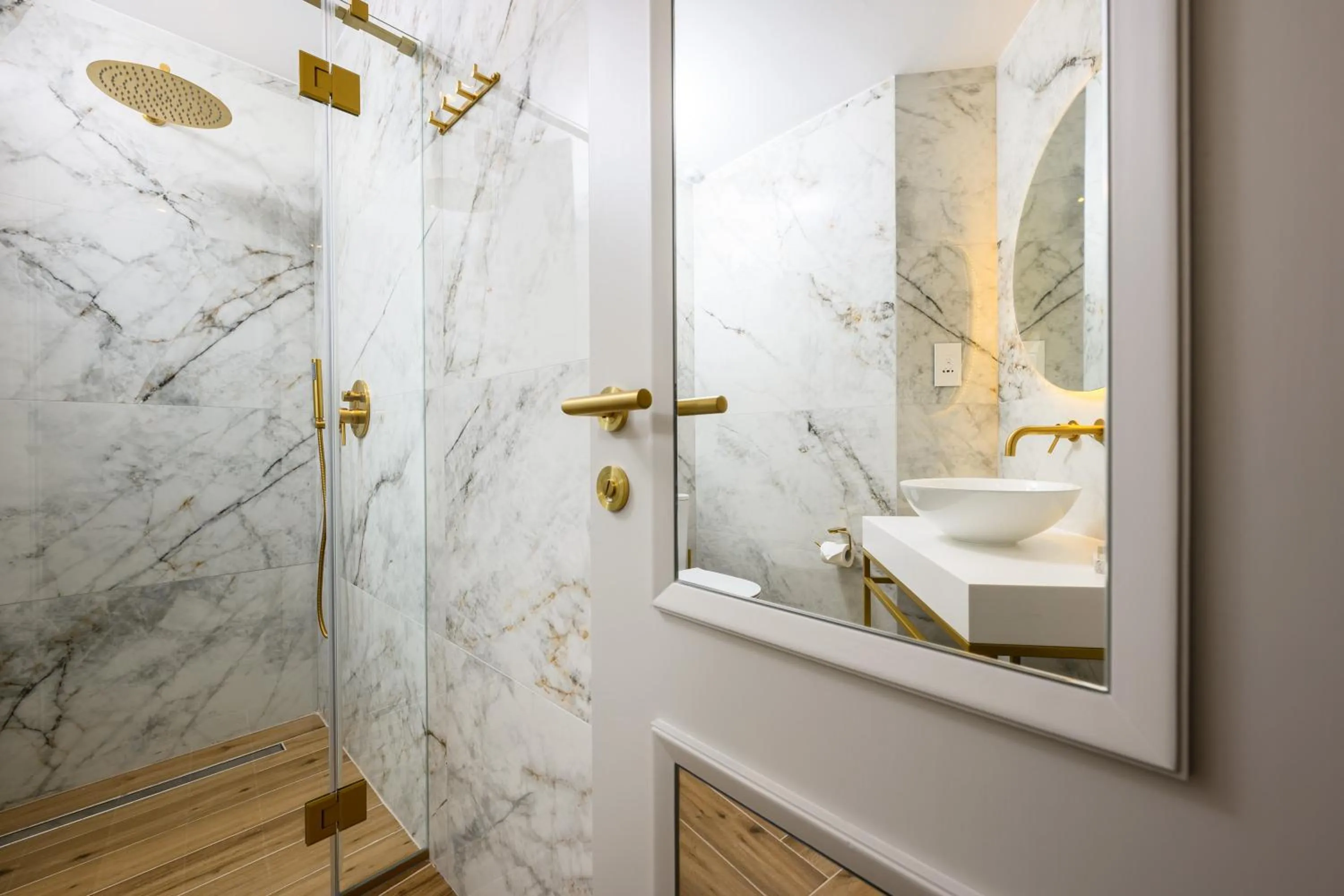 Shower in XVI Suites - Adults Only