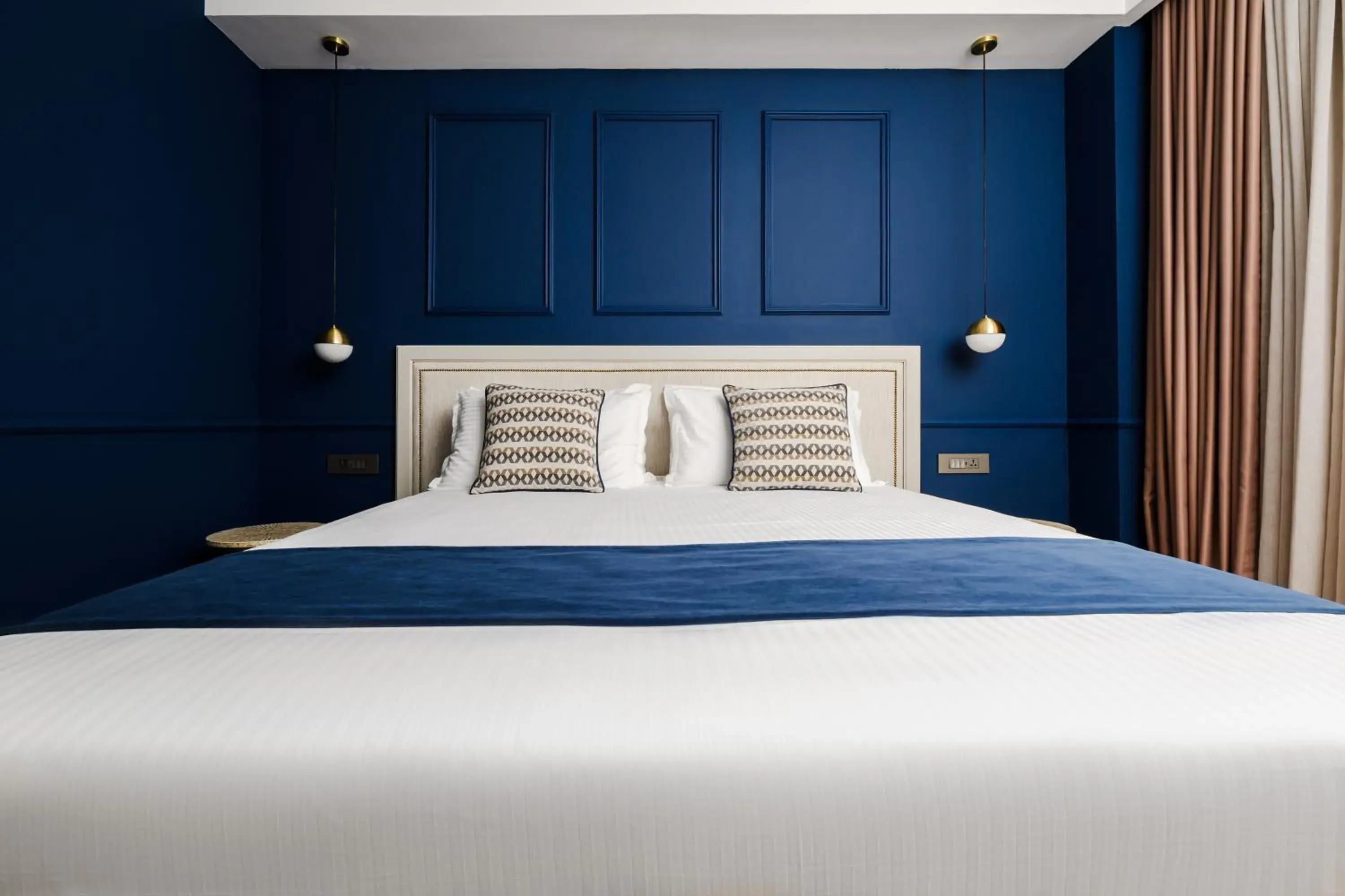 Deluxe King Room - single occupancy in XVI Suites - Adults Only Deluxe King Room - single occupancy in XVI Suites - Adults Only