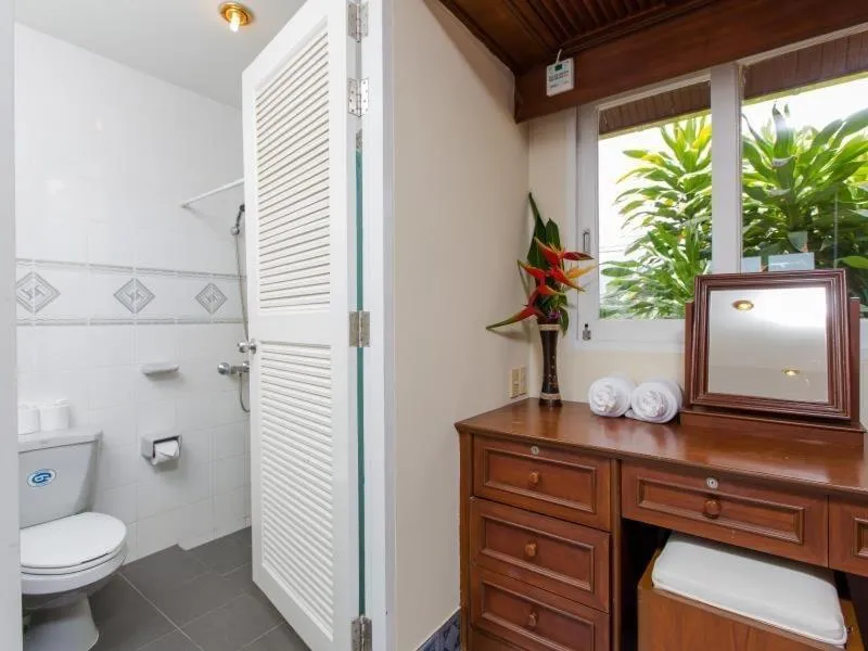 Bathroom in Serenity Lakeside Resort